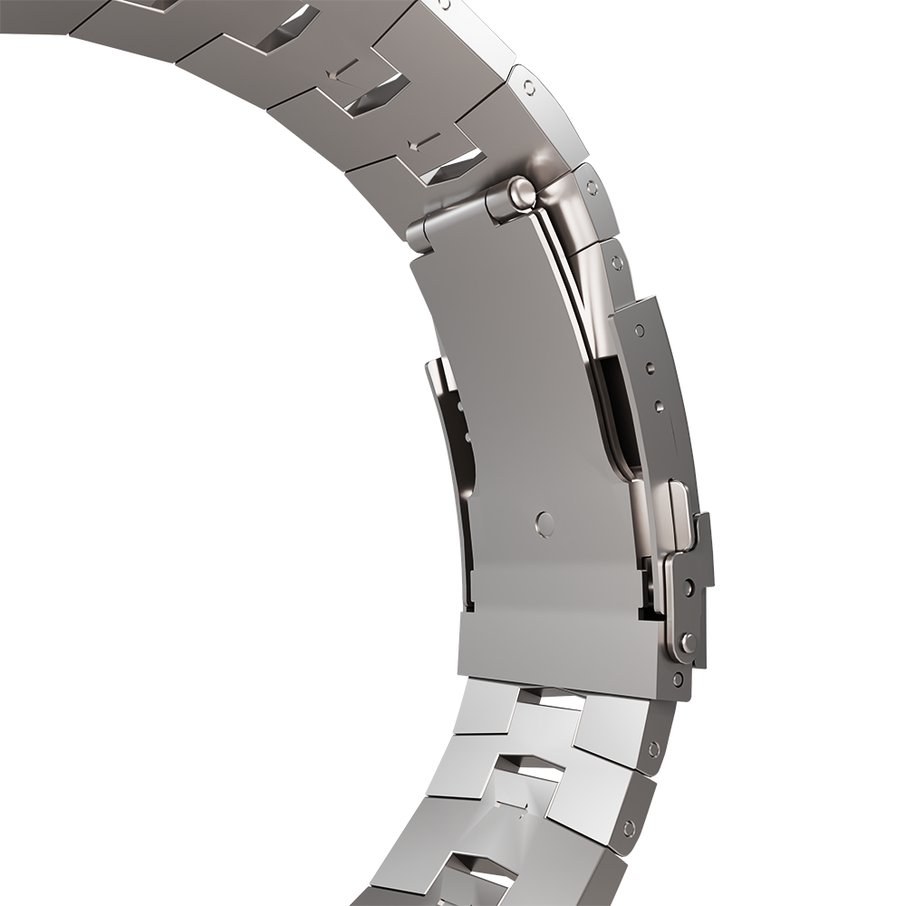 Nahaufnahme eines metallischen Uhrenarmbands. Das Band ist silberfarben und besteht aus mehreren rechteckigen Teilen. Der Hintergrund ist weiß.