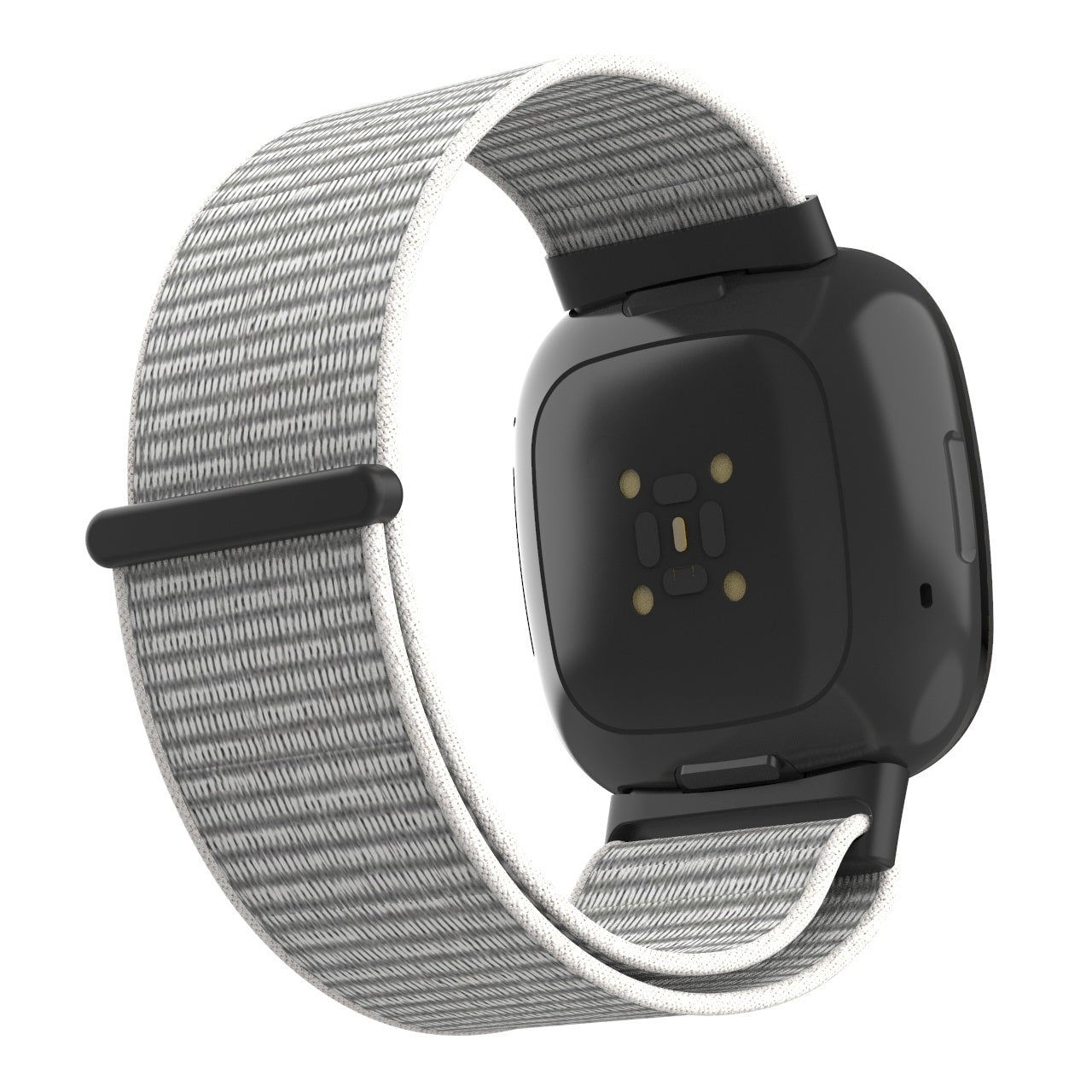 Eine schwarze Smartwatch mit einem grau-weiß gestreiften Stoffband. Die Uhr ist angewinkelt, zeigt die Rückseite mit Sensoren.