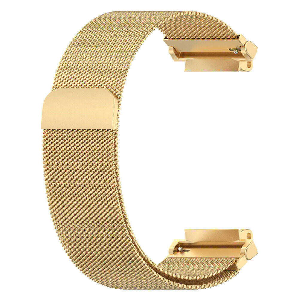 Ein gebogenes, goldfarbenes Uhrenarmband. Es hat ein Mesh-Design und Verschlüsse an beiden Enden. Der Hintergrund ist schlicht weiß.