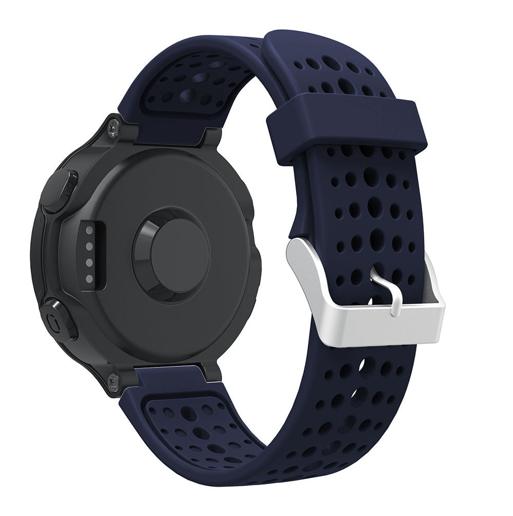 Eine marineblaue Smartwatch mit passendem Armband. Das Armband hat Löcher. Eine silberne Schnalle sichert das Band. Das Zifferblatt ist schwarz.