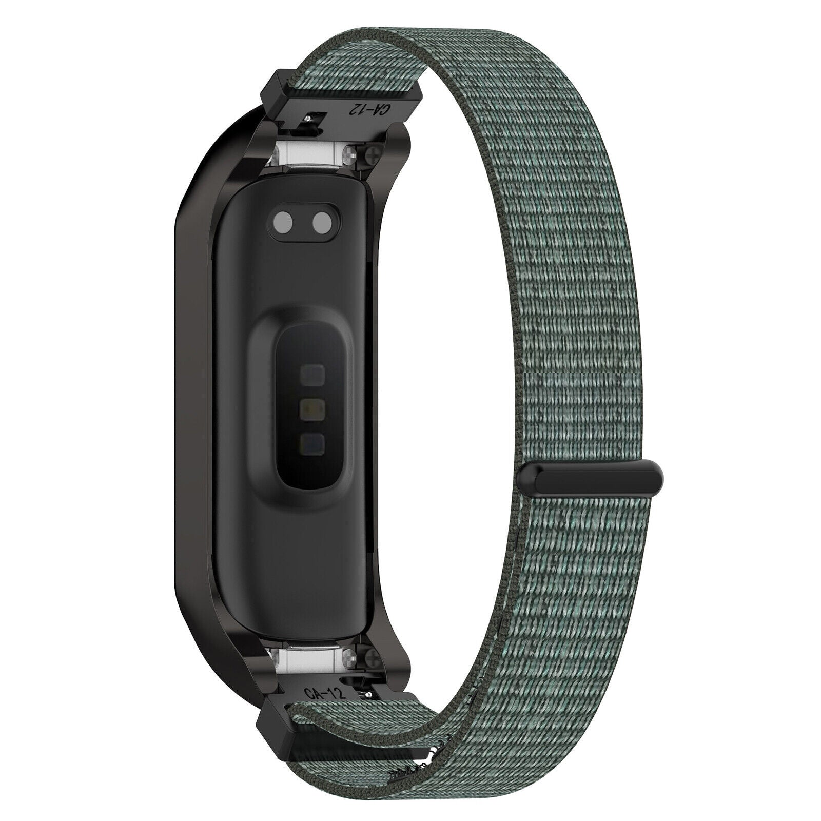 Eine schwarze Smartwatch mit grünem Stoffband wird vor weißem Hintergrund angezeigt. Das Band ist durch die Uhr geschlungen.