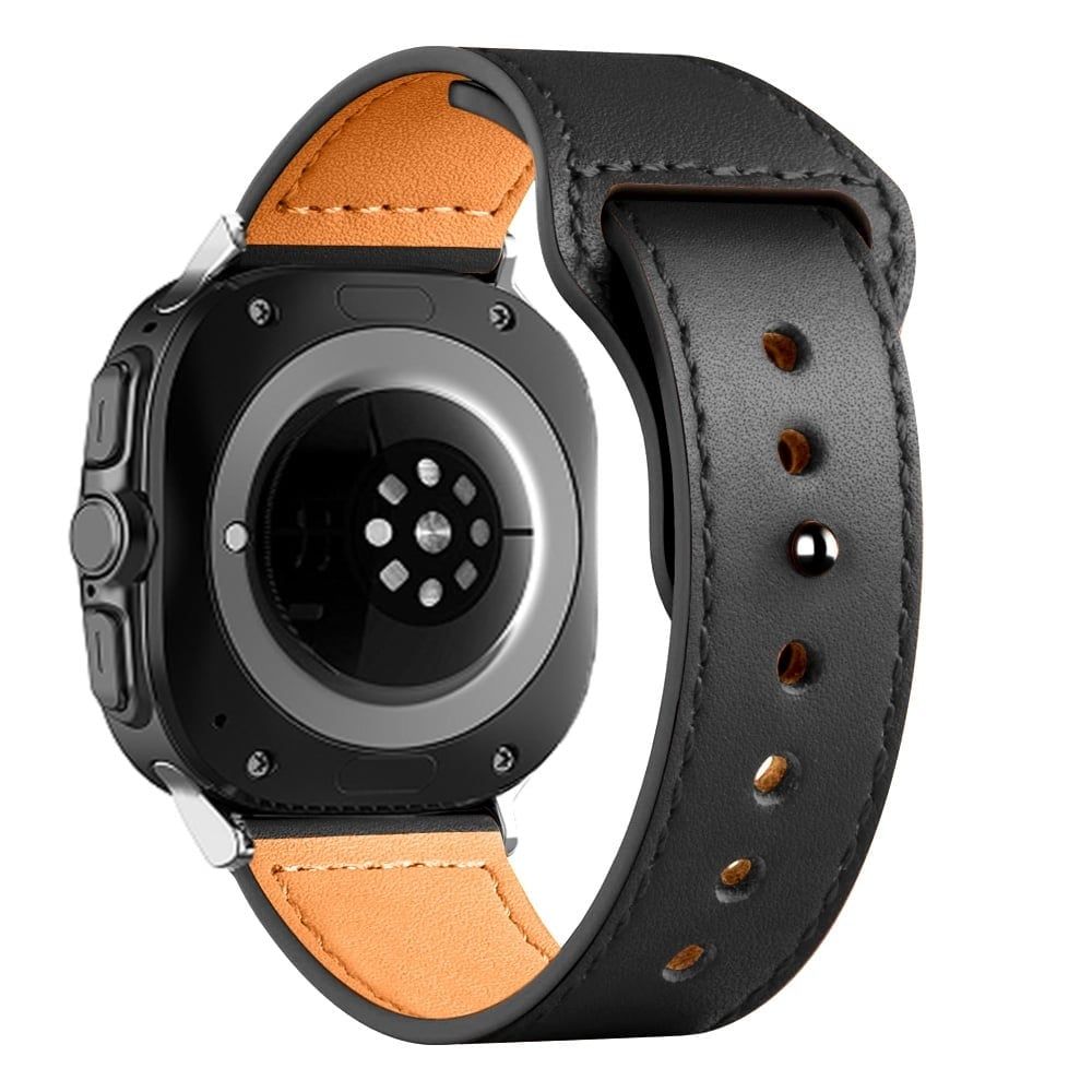 Eine schwarze Smartwatch mit schwarzem Lederarmband und hellbraunem Lederinnenraum. Die Uhr befindet sich auf weißem Hintergrund.