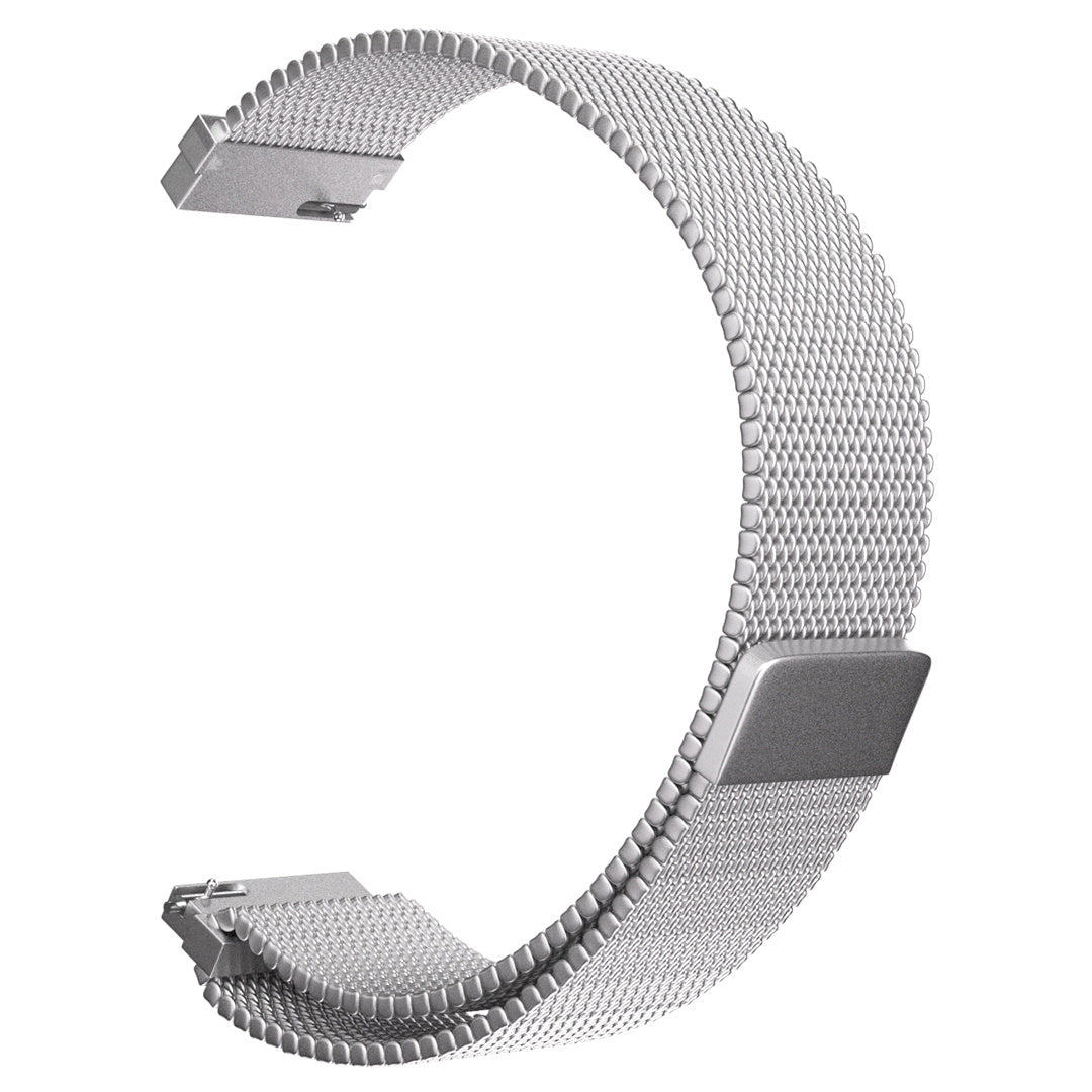 Ein silbernes Mesh-Uhrenarmband, C-förmig gebogen, mit Metallverschlüssen an beiden Enden, vor weißem Hintergrund.