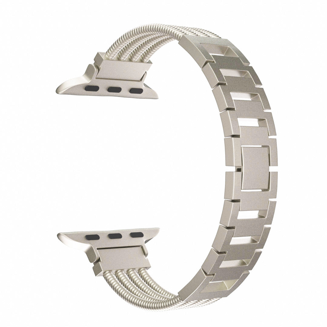 Ein silbernes Uhrenarmband mit einzigartigem Design. Es hat eine Kombination aus gewebten und Block-Links und ist vor weißem Hintergrund platziert.