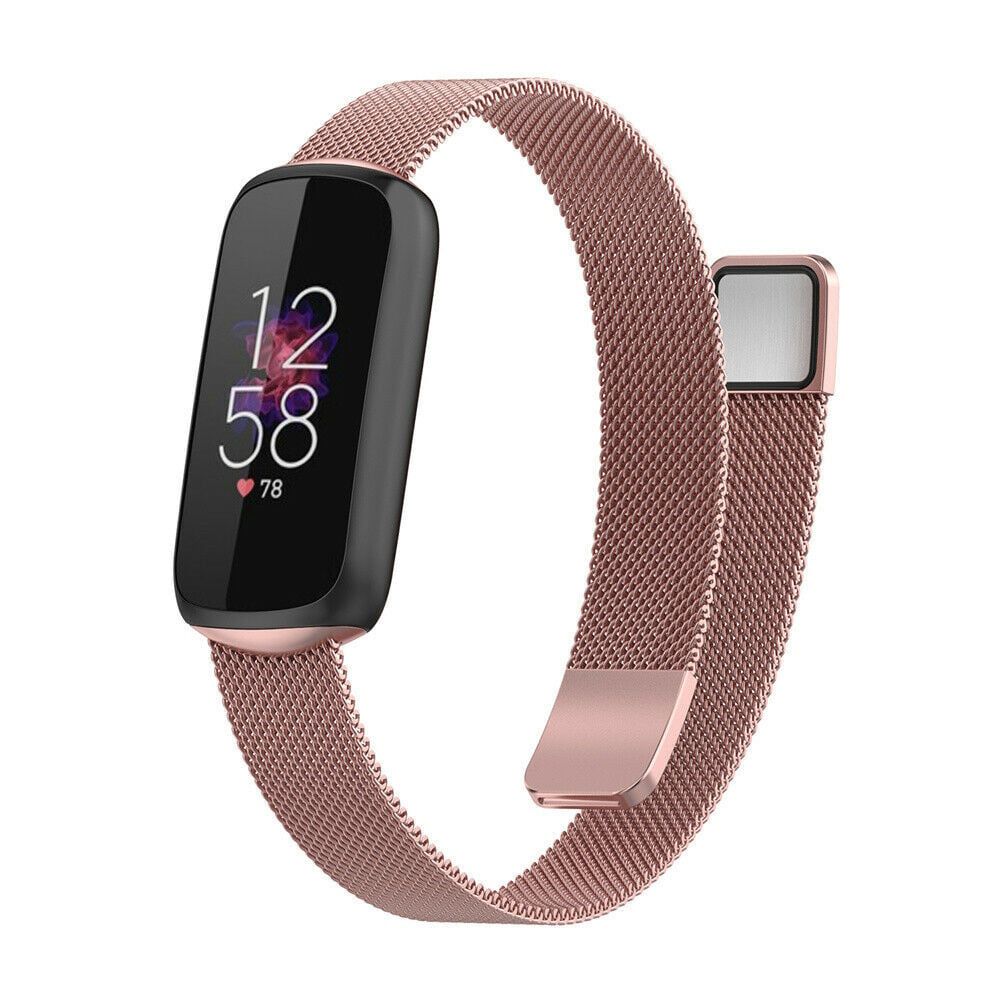 Eine roségoldene Smartwatch mit schwarzem Bildschirm, der Zeit und Herzfrequenz anzeigt, an einem passenden Metallmaschenarmband befestigt.