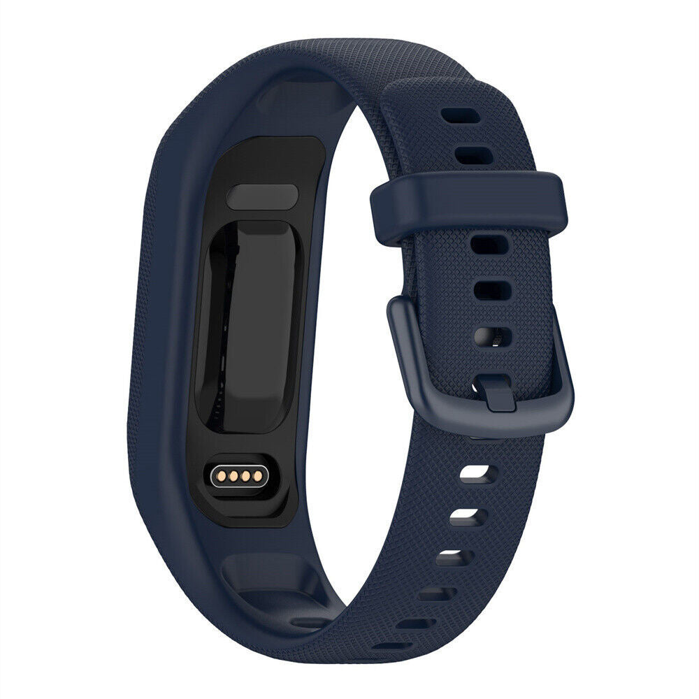 Ein marineblaues Fitness-Tracker-Armband. Das Band hat einen Bildschirmbereich und einen Schnallenverschluss. Es besteht aus strukturiertem, flexiblem Material.