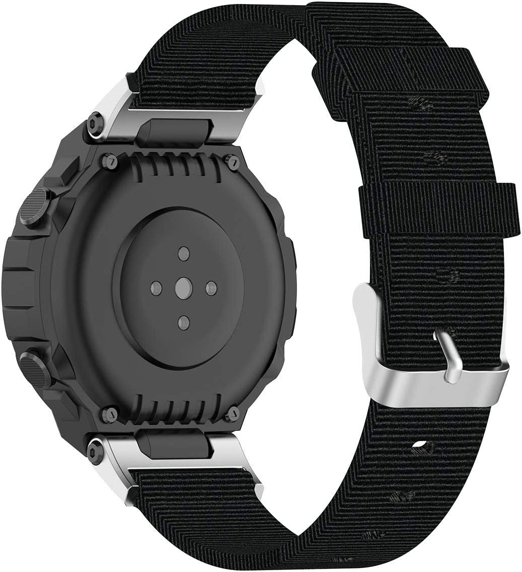 Schwarze Smartwatch mit schwarzem Stoffarmband und silbernen Schnallen. Das Zifferblatt ist rund und das Armband ist befestigt.