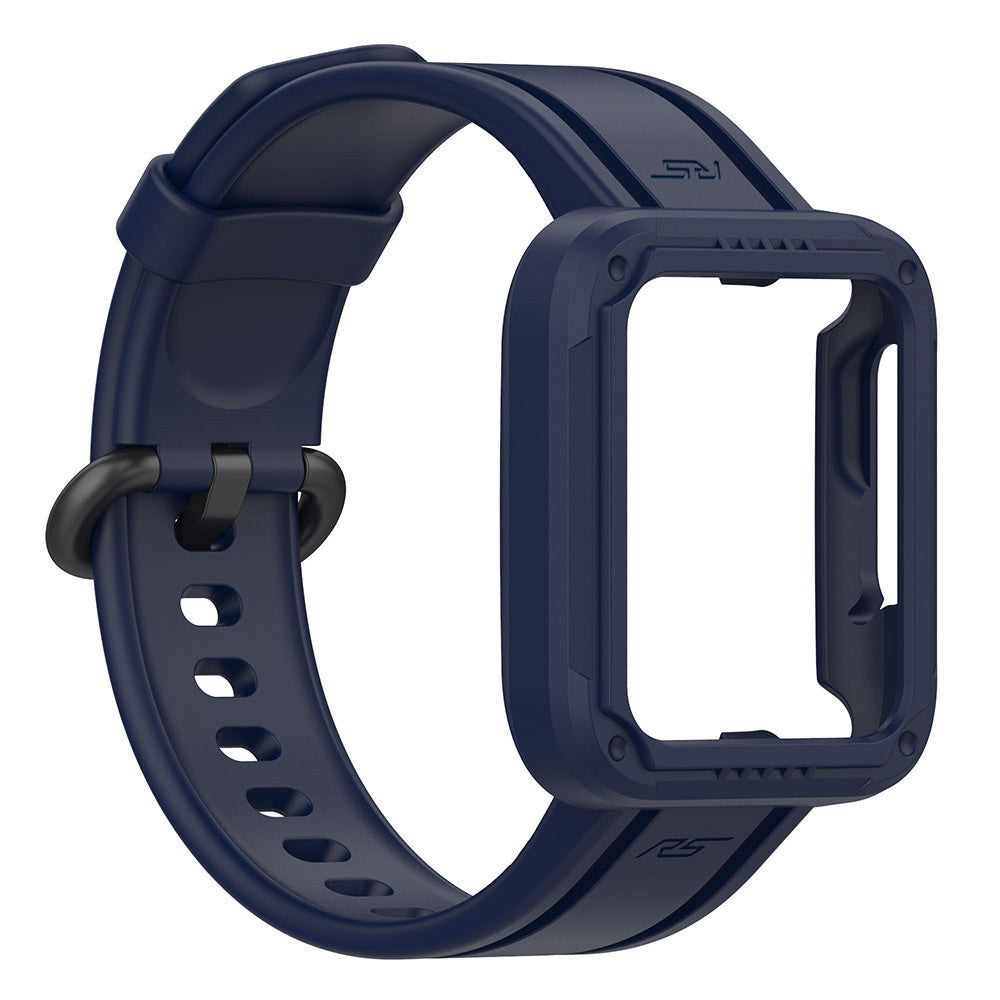 Ein marineblaues Uhrenarmband mit Schutzhülle. Das Armband hat Löcher und einen schwarzen Verschluss. Das Gehäuse ist quadratisch und robust.