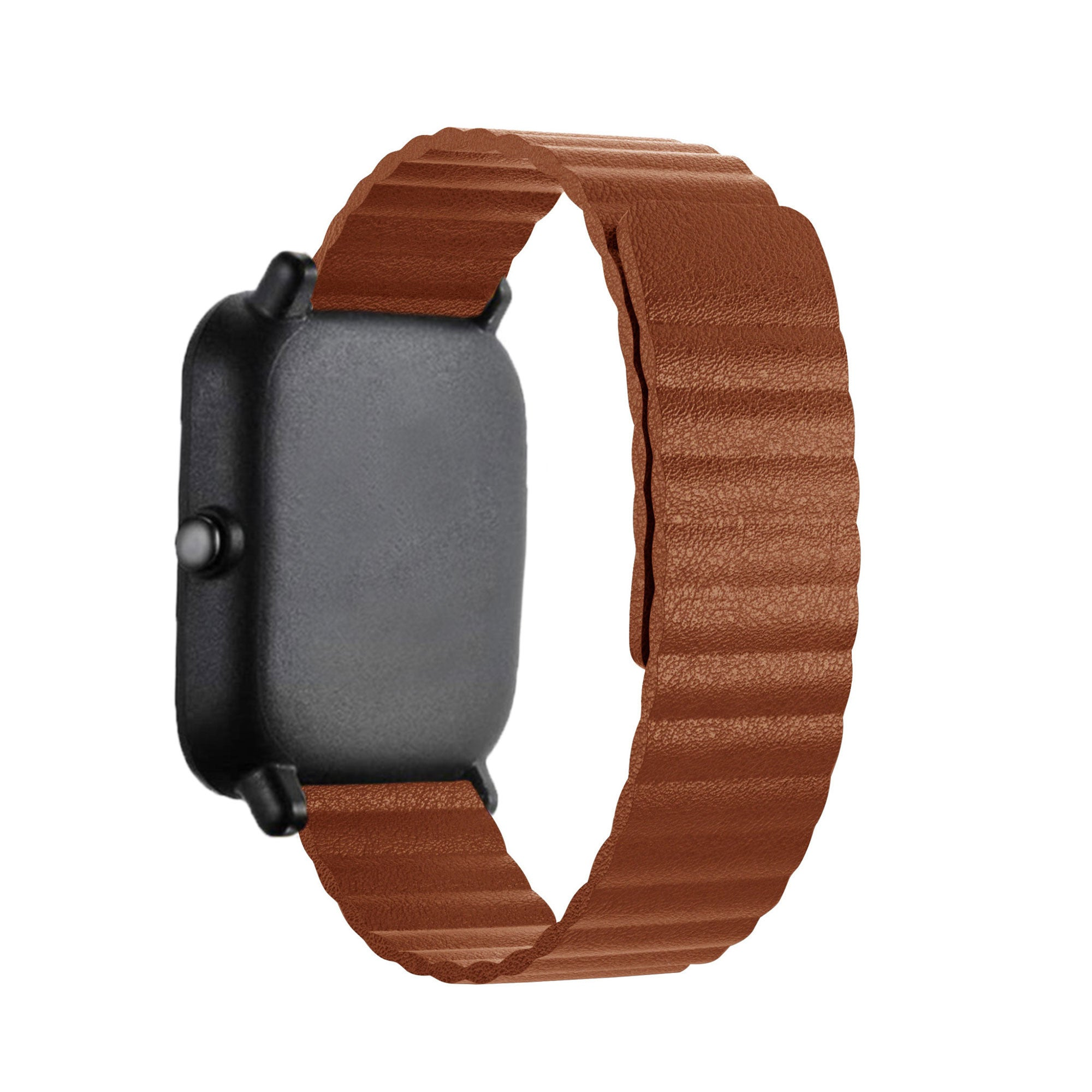 Eine schwarze Smartwatch mit braunem Lederarmband wird vor weißem Hintergrund gezeigt. Der Riemen ist magnetisch verschlossen.