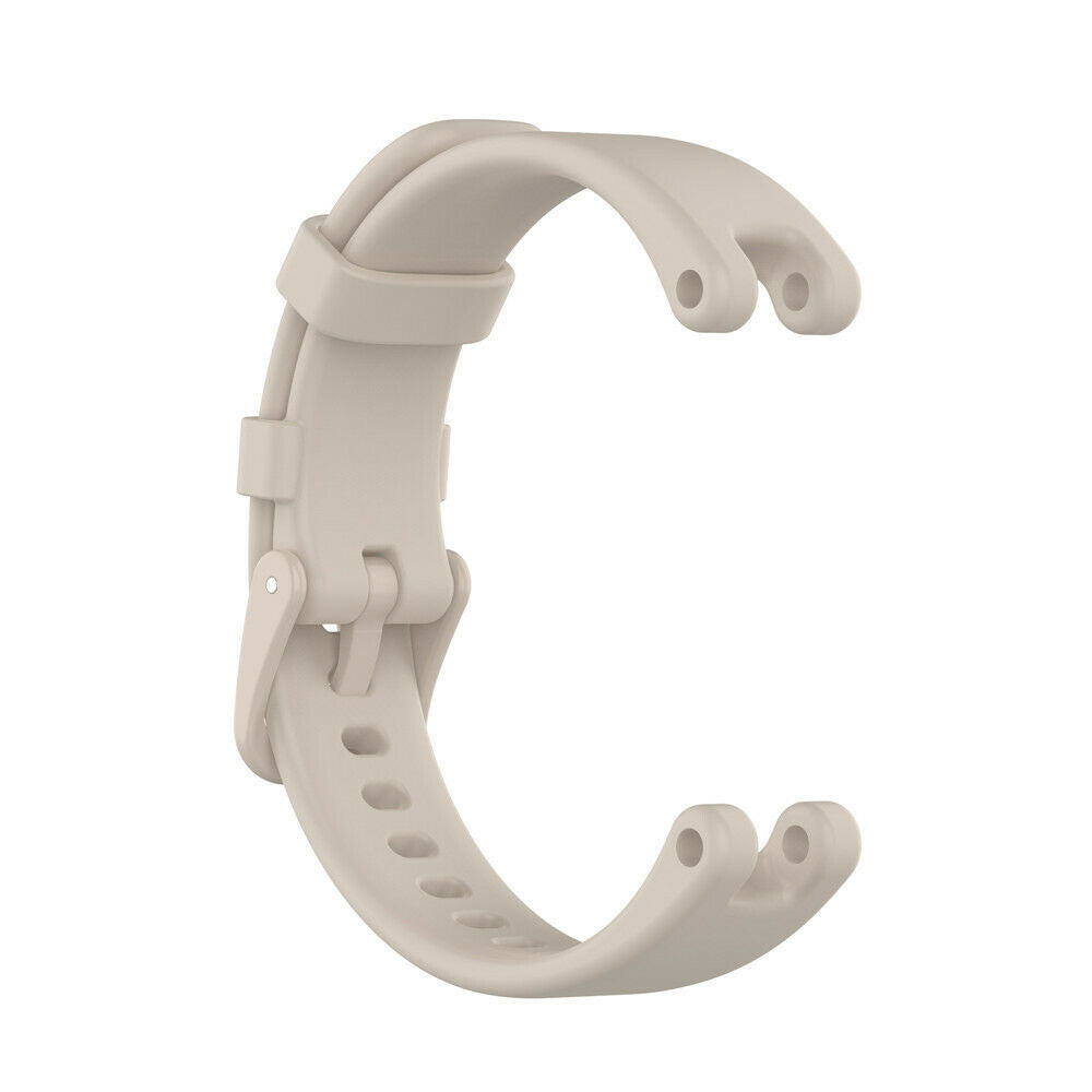 Ein hellbeiges Uhrenarmband. Es ist C-förmig, mit Löchern zur Verstellung und einer Schnalle. Die Enden haben Löcher zur Befestigung.
