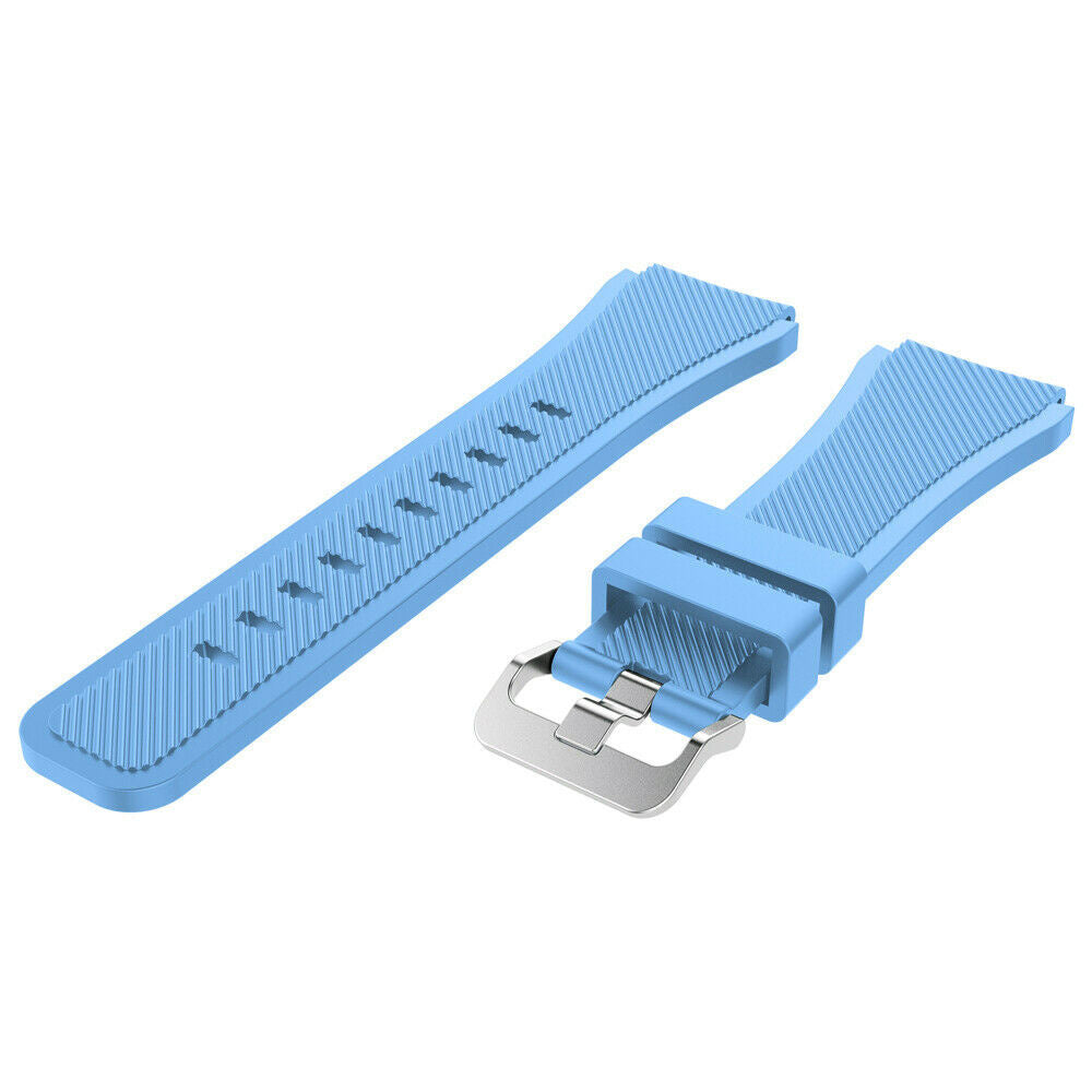Zwei hellblaue Uhrenarmbänder mit silberner Schnalle. Ein Armband hat Löcher. Beide haben strukturierte Oberflächen.