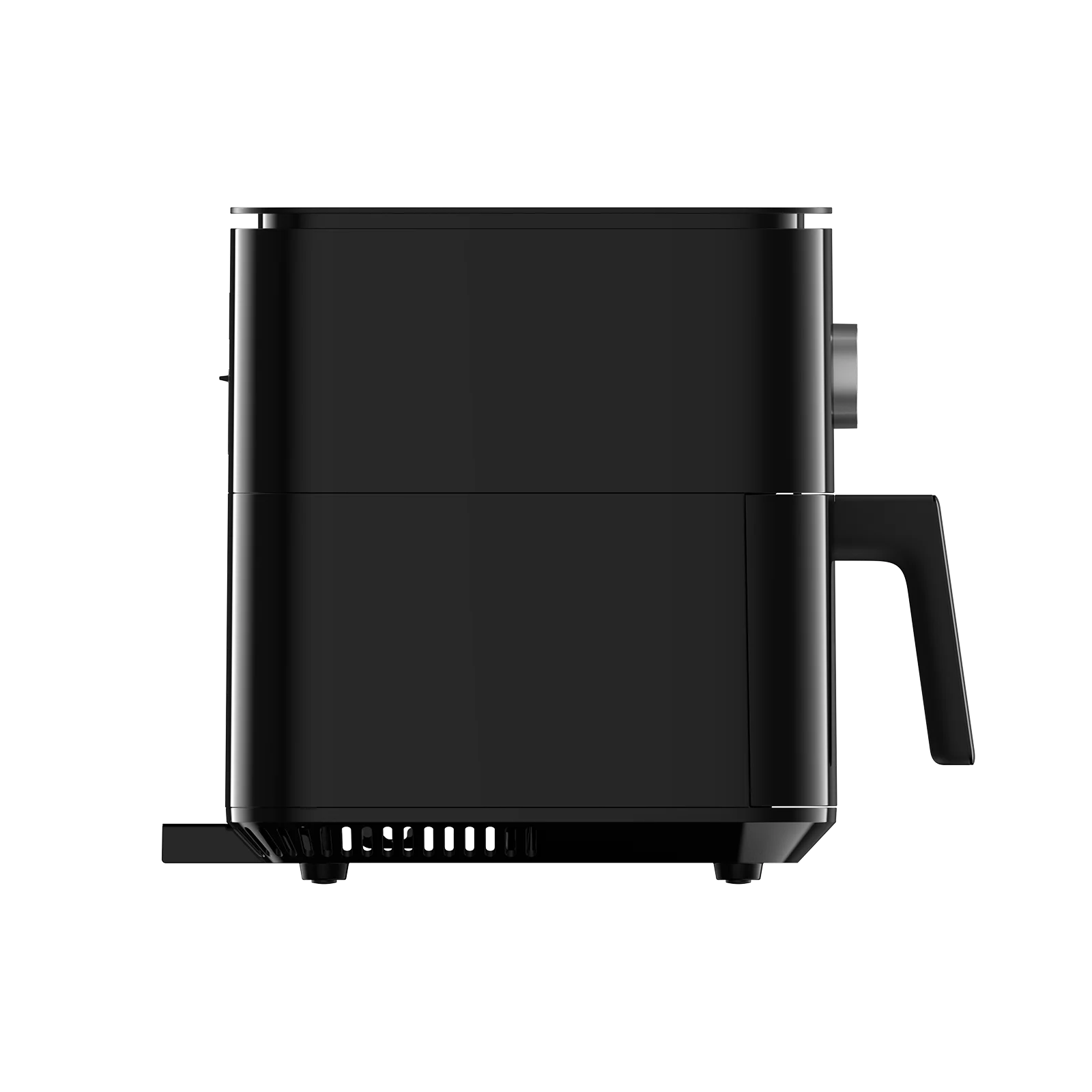 Czarna frytkownica powietrzna na białym tle. Ma uchwyt i pokrętło. Frytkownica jest prostokątna z otworem.