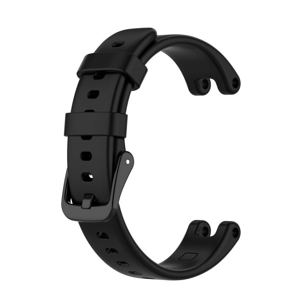 Ein schwarzes Uhrenarmband vor weißem Hintergrund. Es hat Löcher zur Anpassung und eine Schnalle. Das Armband ist gebogen.