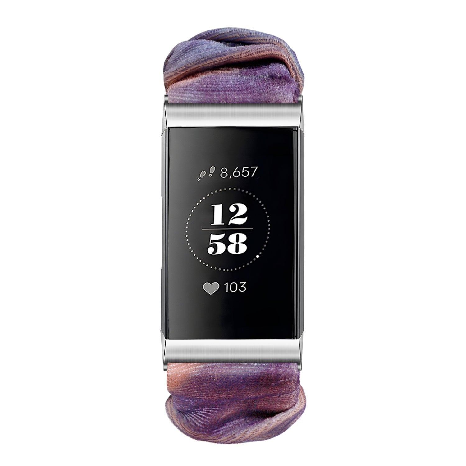 Ein Fitness-Tracker mit lila Stoffband. Der Bildschirm zeigt Schritte, Uhrzeit und Herzfrequenz. Der Hintergrund ist weiß.