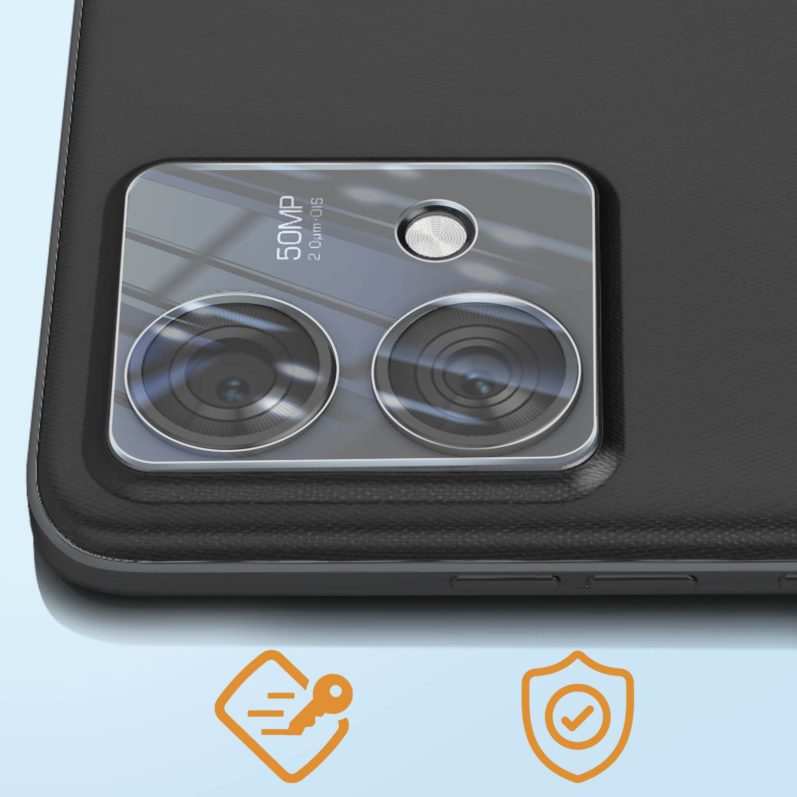 Primo piano del modulo fotocamera di un telefono. Il telefono è nero. Ci sono icone di una chiave e uno scudo in basso.