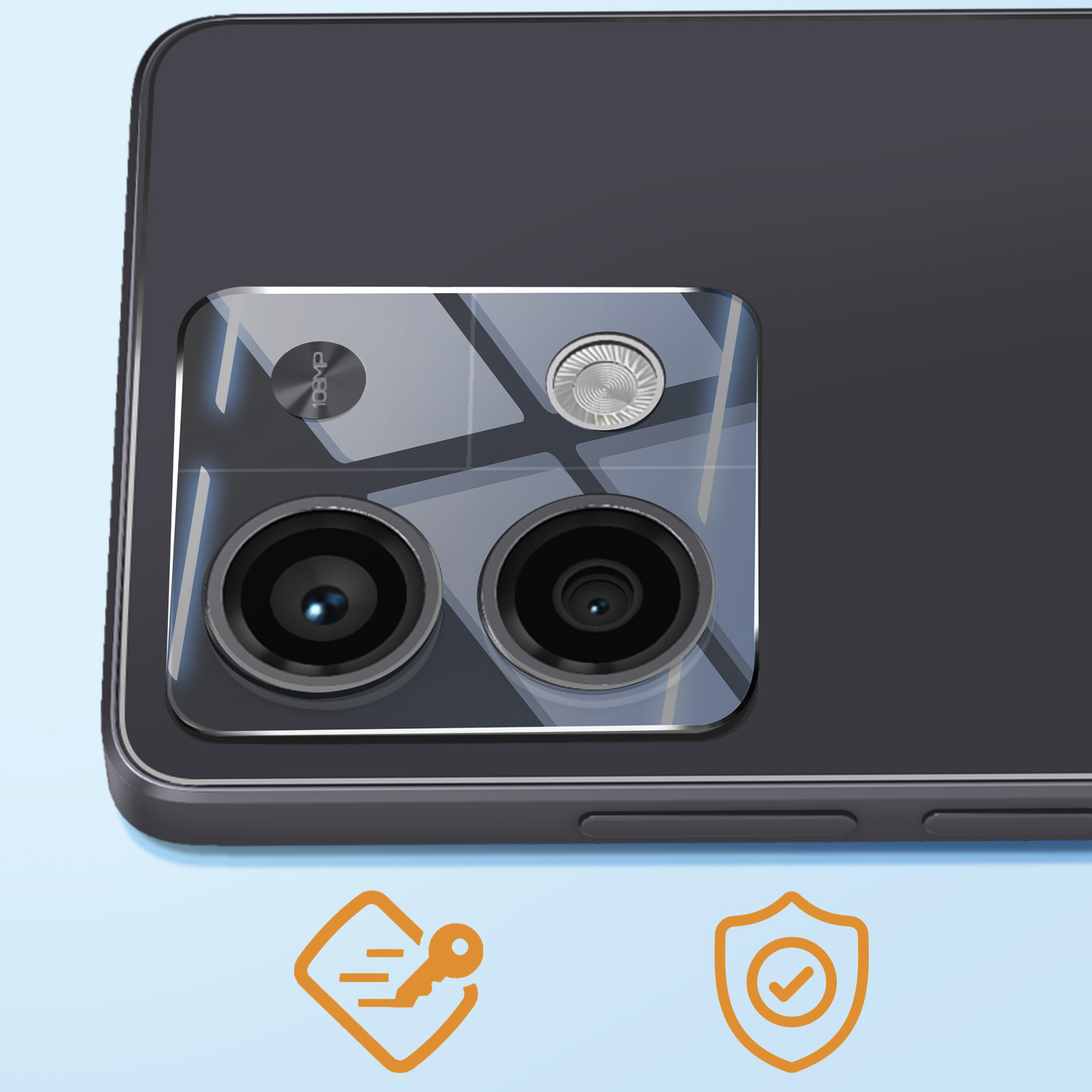 Primo piano del gruppo fotocamere di uno smartphone nero. Icone di chiave e scudo in basso.