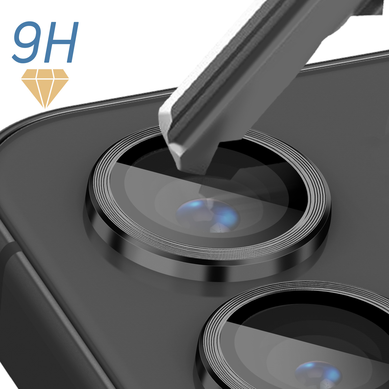 Lentes de cámara de teléfono con una herramienta aplicando un protector de pantalla. Se muestra 9H y un icono de diamante.