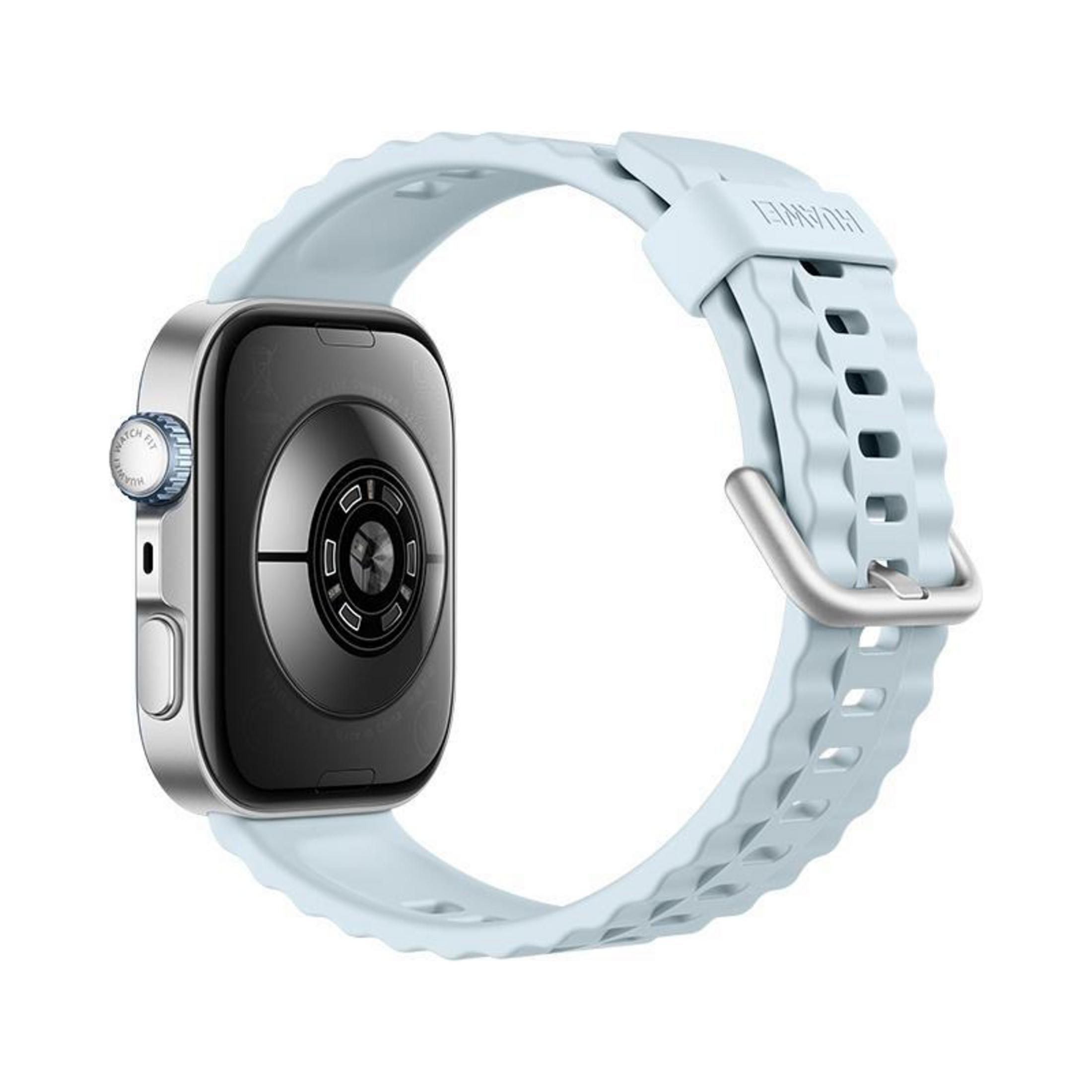 Srebrny smartwatch z jasnoniebieskim paskiem. Tarcza zegarka jest czarna. Pasek ma klamrę, a marka to 'HUAWEI'.