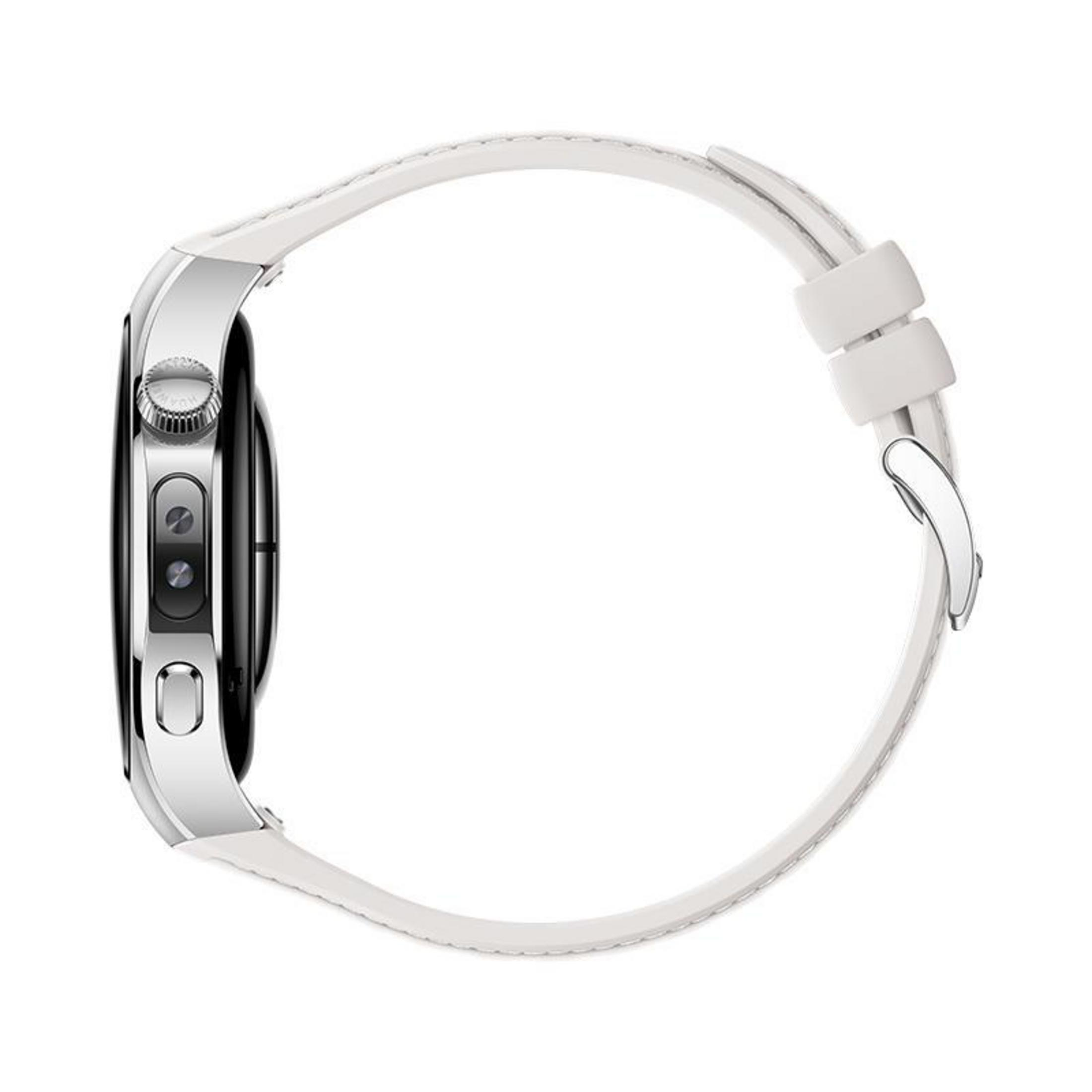 Een witte smartwatch met een witte band. De wijzerplaat is zwart en zilver. Hij wordt van opzij getoond.