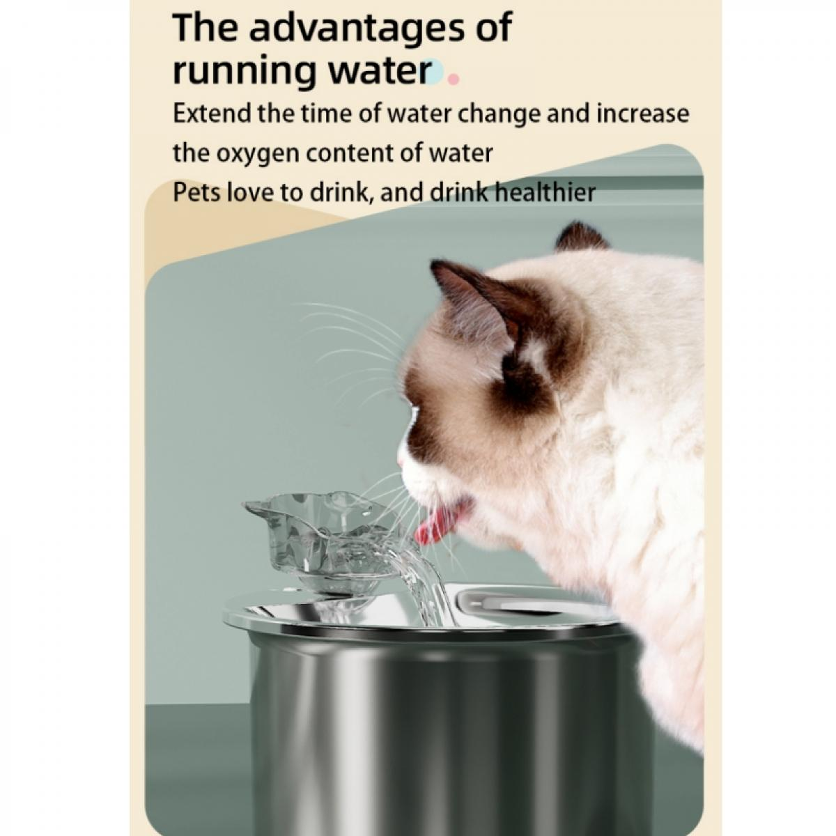 Eine Katze trinkt Wasser aus einem Haustier-Wasserbrunnen. Der Brunnen ist silberfarben. Über dem Text steht: Vorteile von fließendem Wasser.