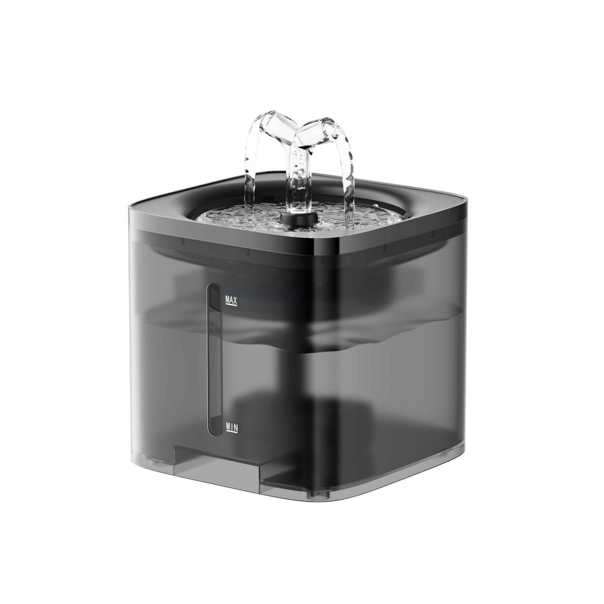 Ein schwarzer Haustier-Wasserbrunnen, aus dem Wasser fließt. Der Wasserstand ist sichtbar. Er hat einen transparenten Körper und steht auf weißem Hintergrund.