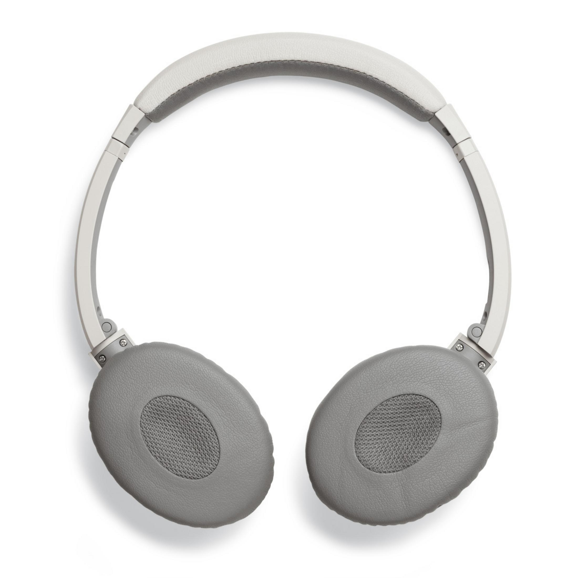 Casque circum-auriculaire sur fond blanc. Il a des oreillettes grises et un bandeau blanc.
