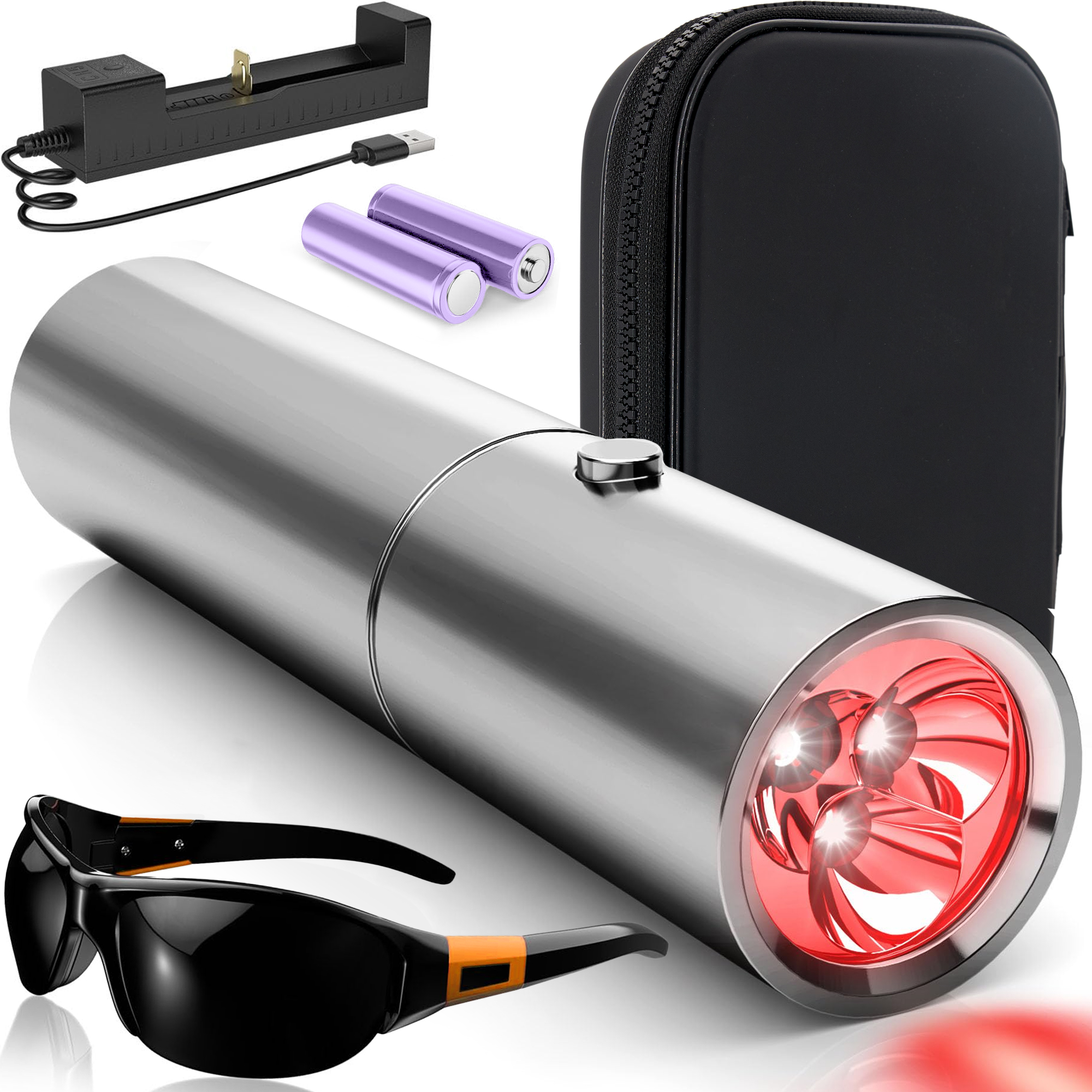 Eine silberne Taschenlampe, Brille, Batterien, Ladegerät und Etui werden angezeigt. Die Taschenlampe strahlt rotes Licht aus.