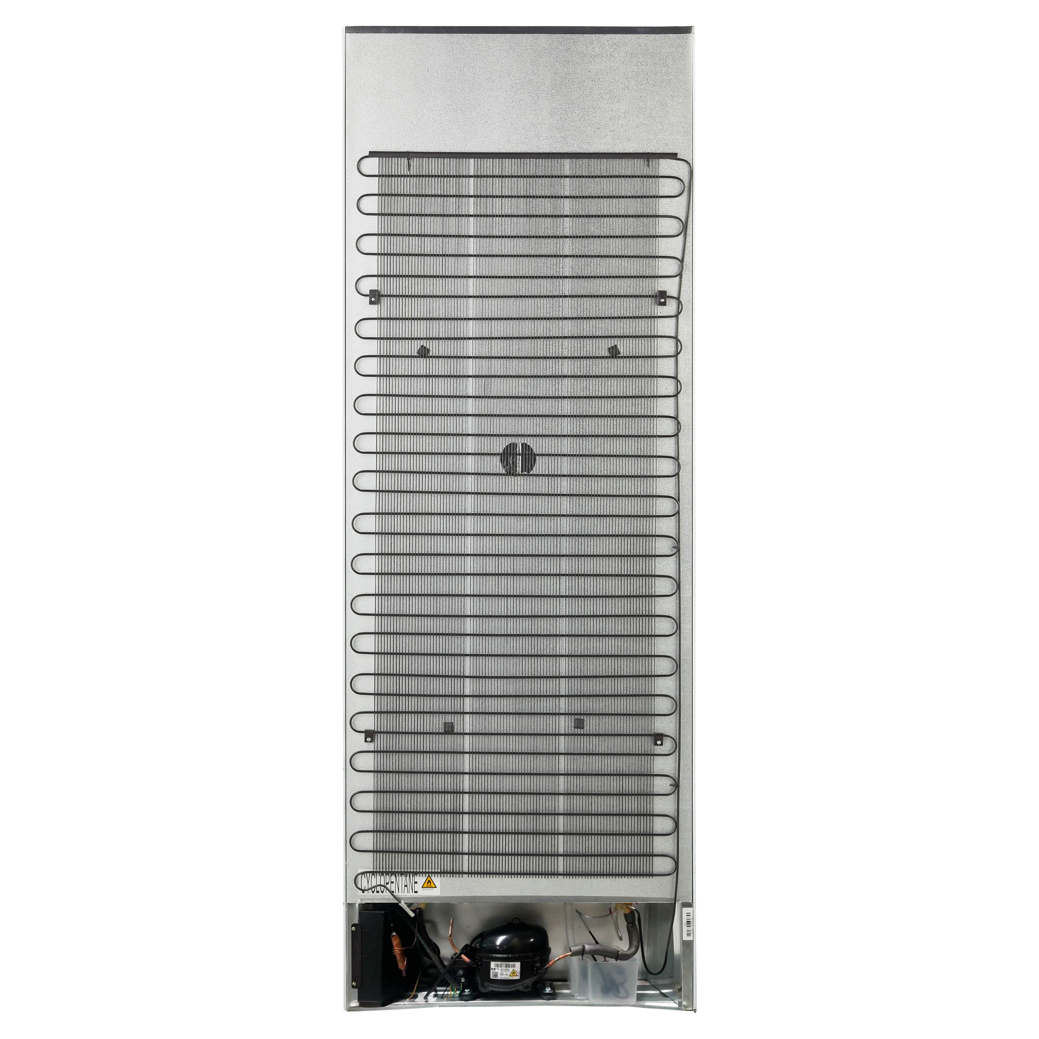 Achterkant van een koelkast. Zichtbaar zijn de condensor, de compressor en andere componenten, op een zilveren achtergrond.