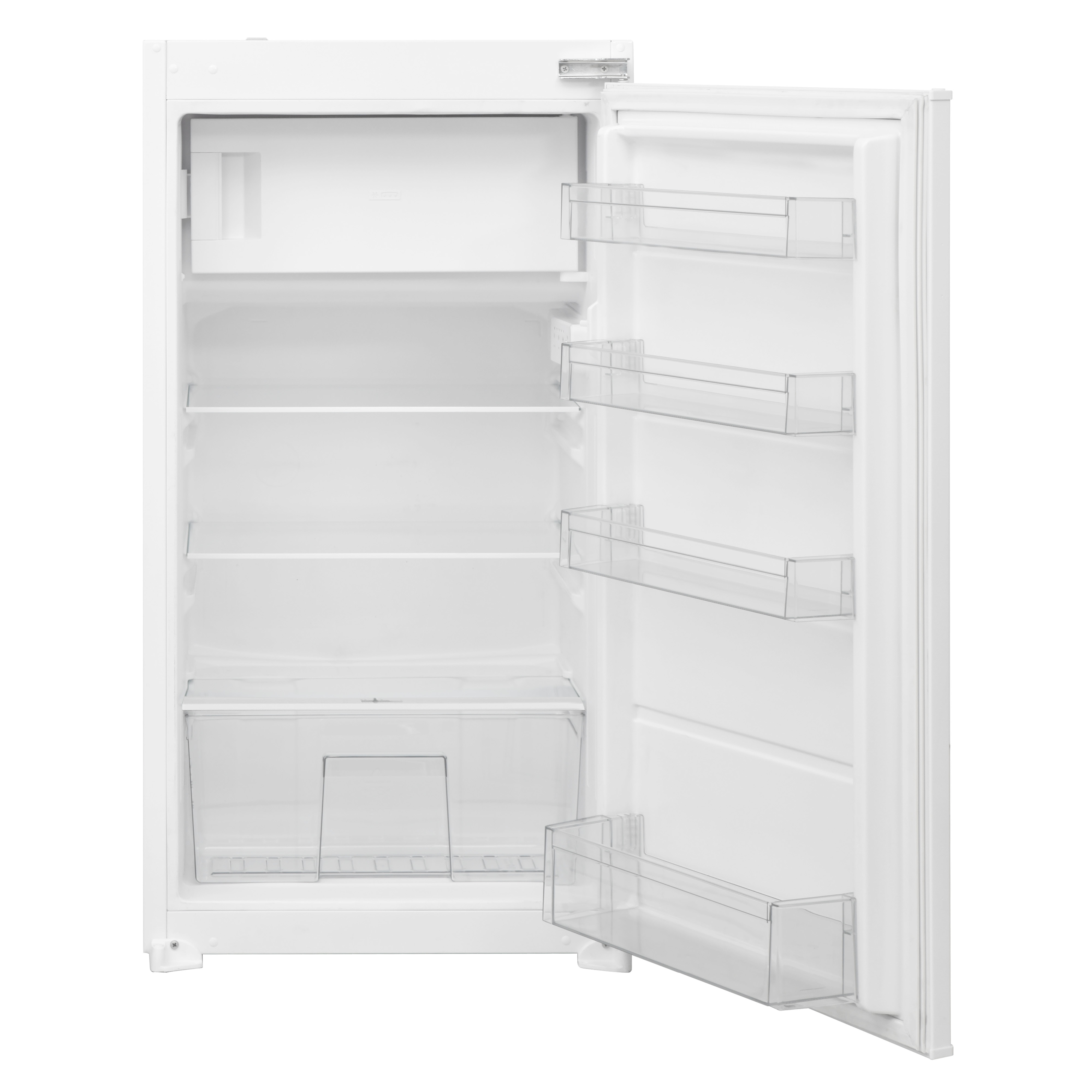 Witte koelkast, deur open. Binnenin bevinden zich planken en doorzichtige plastic compartimenten. De deur heeft compartimenten.