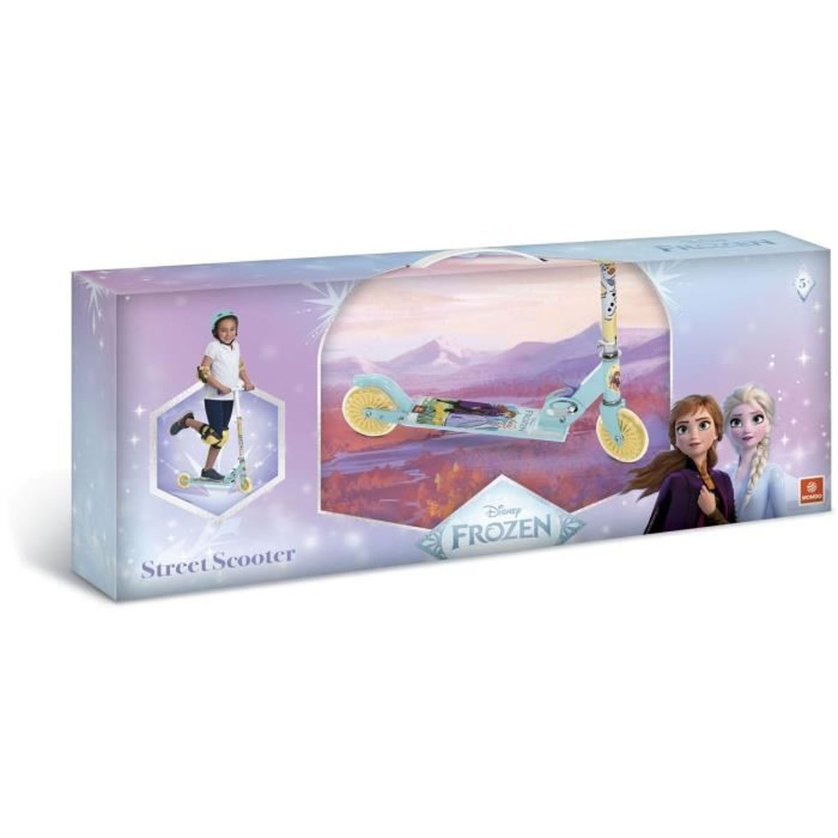 Zapakowana hulajnoga Disney Frozen. Pudełko przedstawia dziecko jadące na hulajnodze i dwie postacie z Krainy Lodu. Hulajnoga jest niebiesko-żółta.