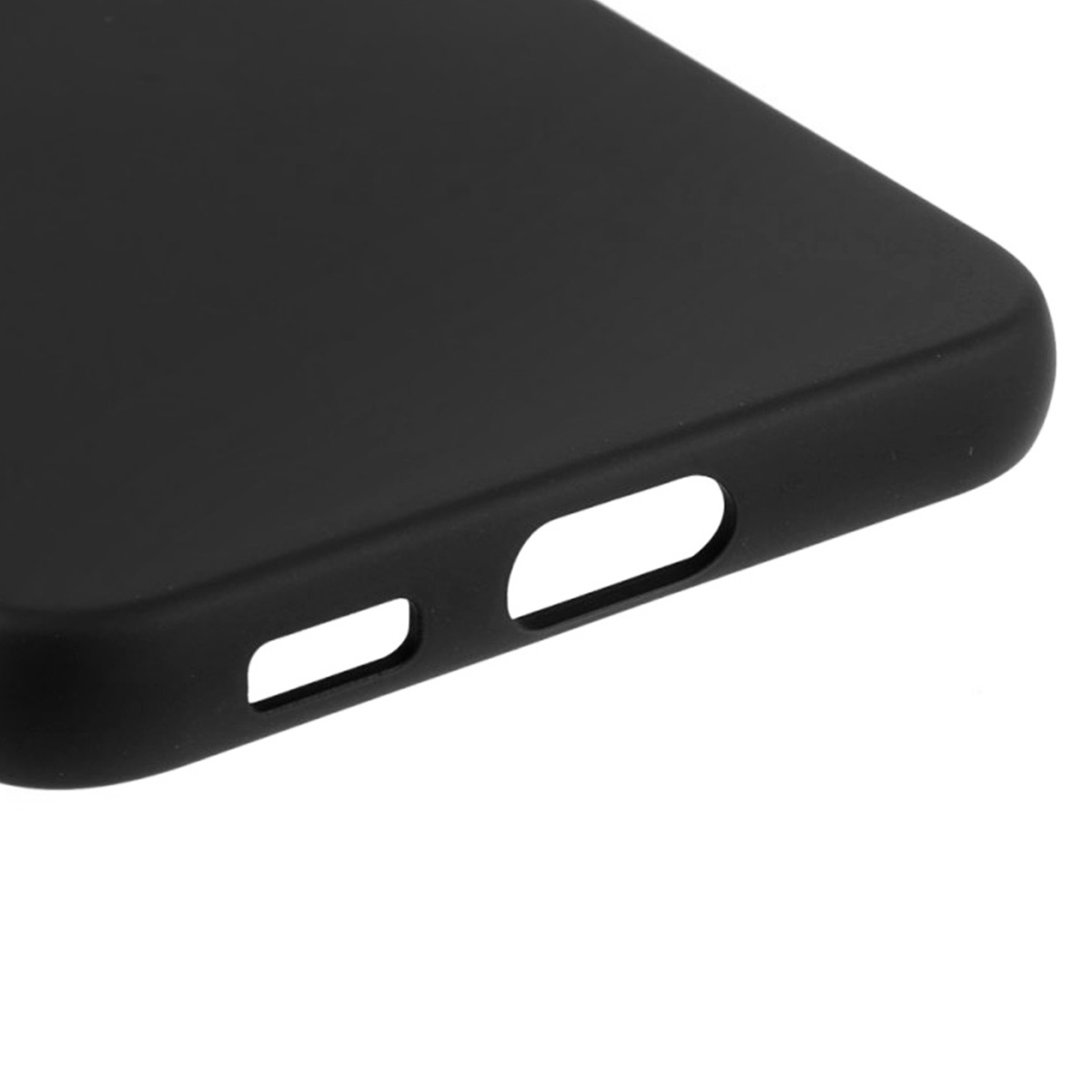 Primo piano di una custodia nera per telefono. Sono visibili due ritagli rettangolari. La custodia è leggermente curva e su sfondo bianco.