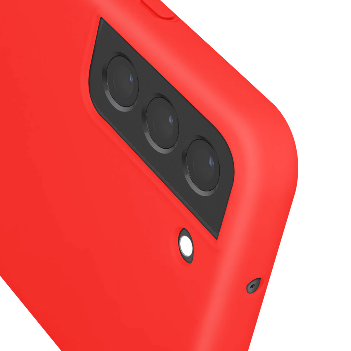 Primo piano di una custodia rossa per telefono con modulo fotocamera nero. Sono visibili tre lenti e un flash. Sfondo bianco.