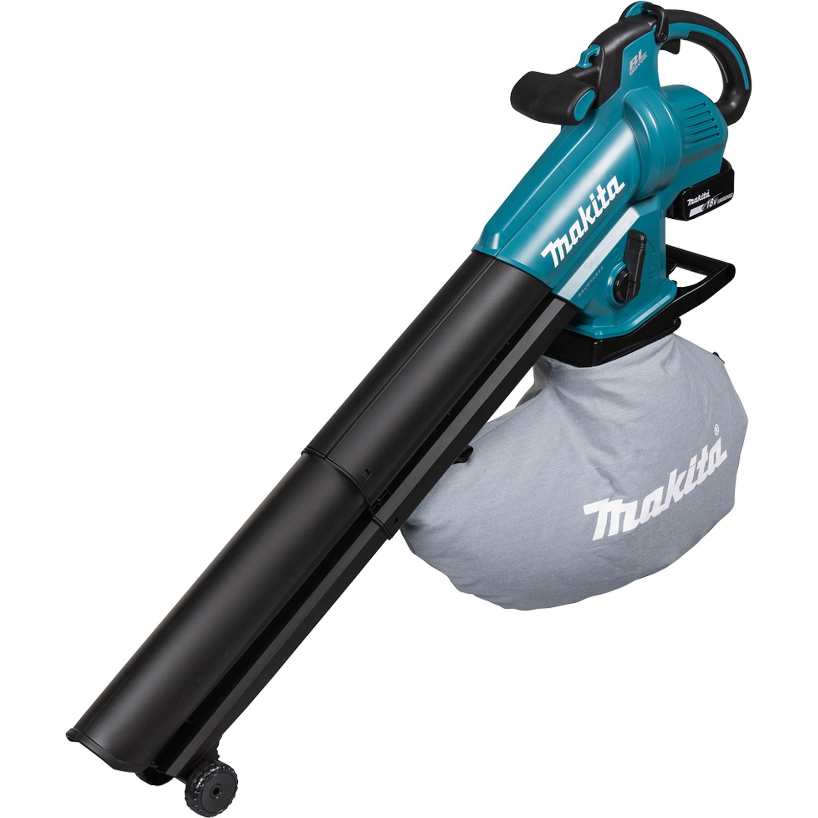 Ein türkisfarbener und schwarzer Makita-Laubbläser mit grauem Sammelsack. Es ist auf weißem Hintergrund.