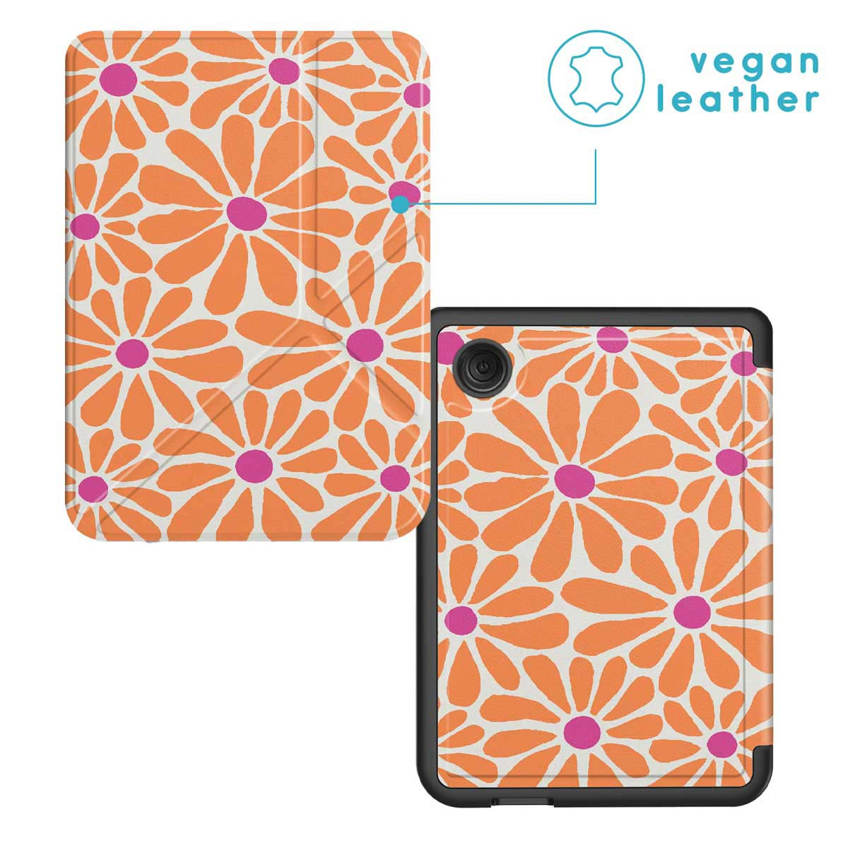 Étui pour tablette avec motif de marguerites oranges et centres roses. Étiquette en cuir végétal. Fond blanc. Objectif de caméra visible.