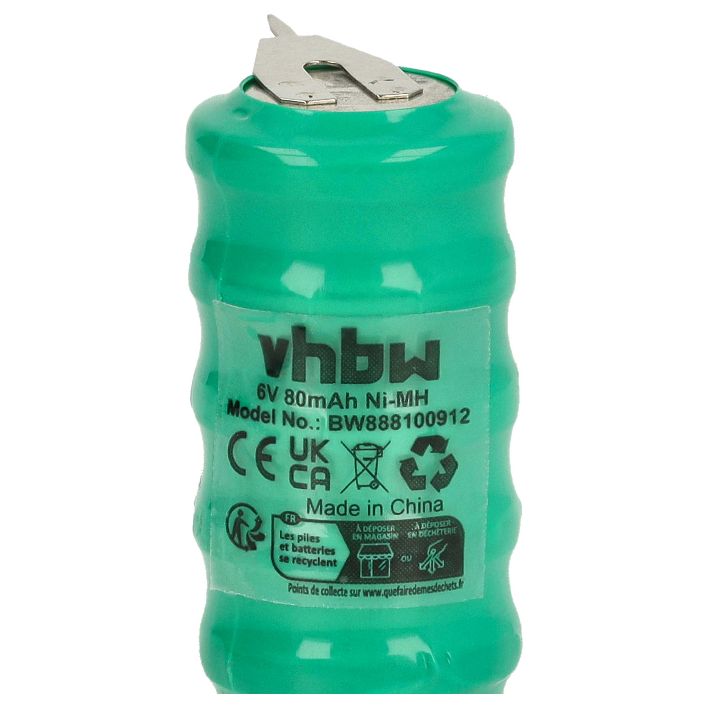 Eine grüne zylindrische Batterie mit Metalloberteil. Es hat Text, einschließlich 'vhbw', '6V 80mAh' und Recycling-Symbole. Hergestellt in China.