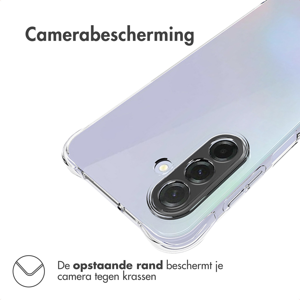 Een doorzichtige telefoonhoesje ligt op een witte ondergrond. De hoesje beschermt de camera van de telefoon. Tekst: camerabescherming en de opstaande rand.