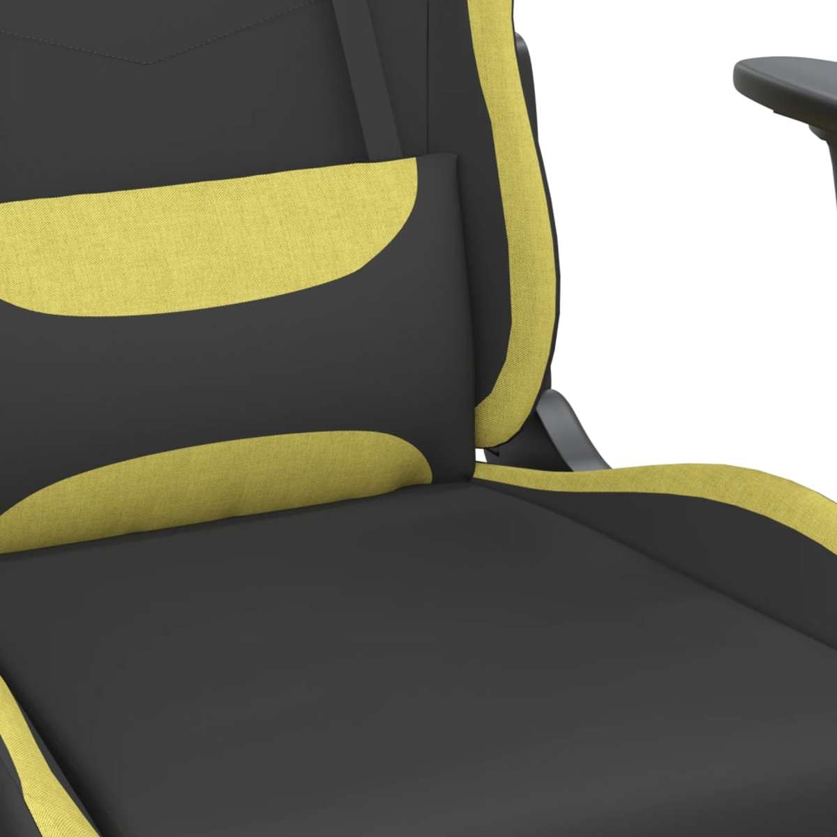 Detail des Gaming-Stuhls. Schwarzer Sitz mit gelben Akzenten. Inklusive Kissen und Armlehne. Farbmuster wiederholt sich.