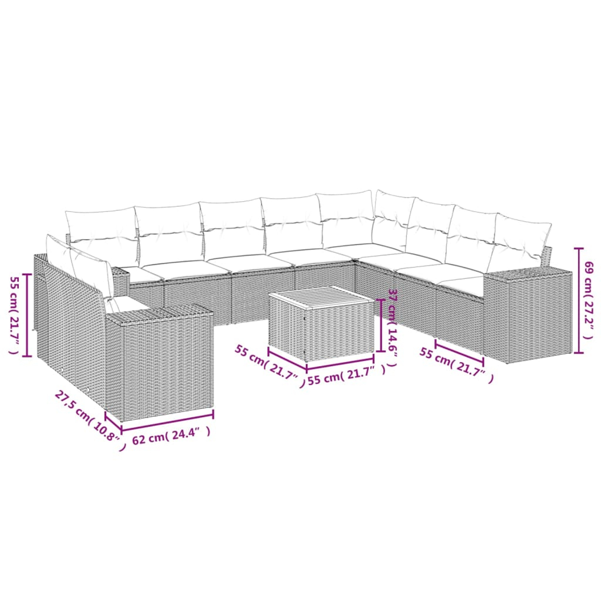 Graues Rattan-Ecksofa mit weißen Kissen und einem quadratischen Couchtisch, Abmessungen sind angegeben.
