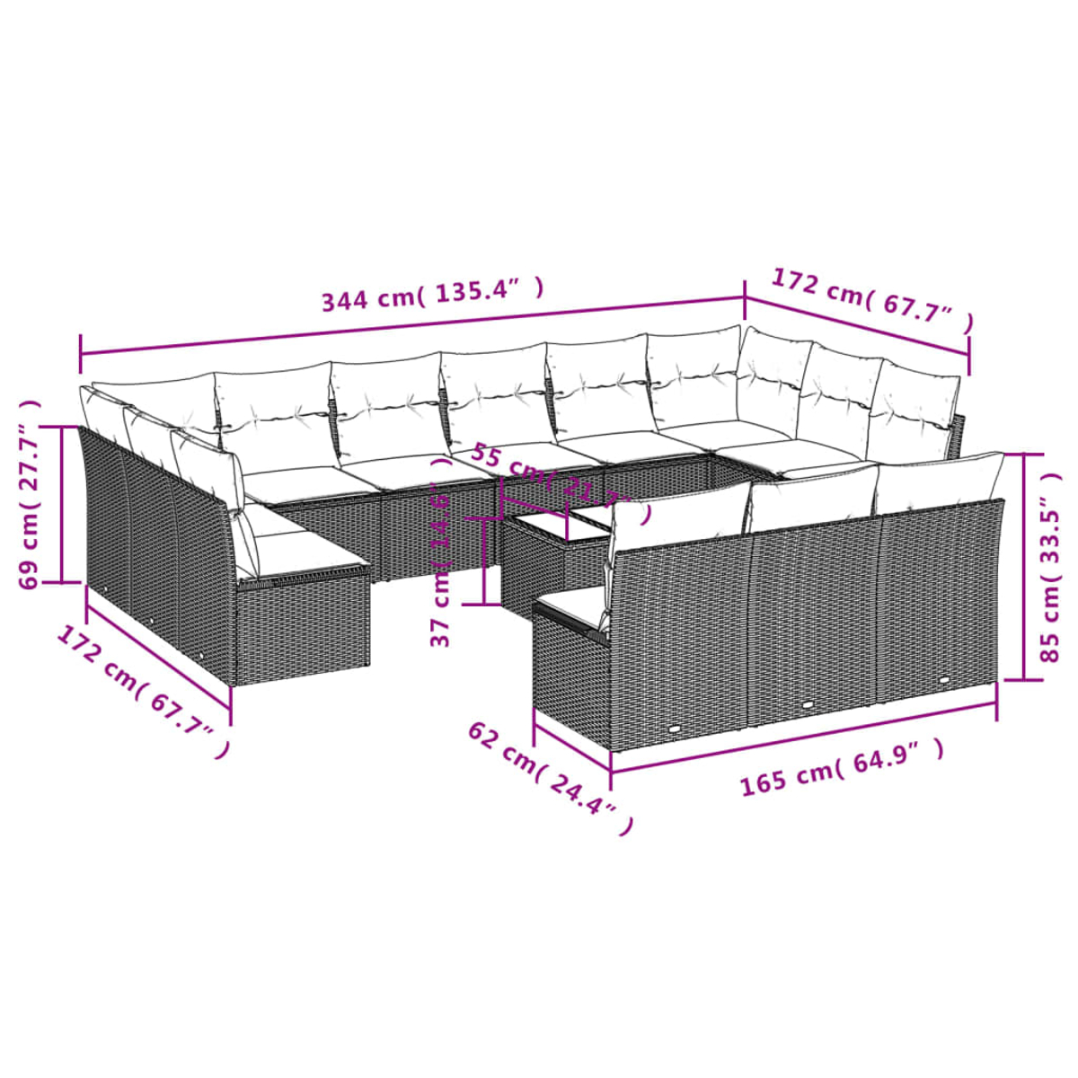 Ein großes Outdoor-Rattansofa-Set mit beschrifteten Abmessungen. Es umfasst mehrere Sitzbereiche mit Kissen und einen kleinen Tisch.