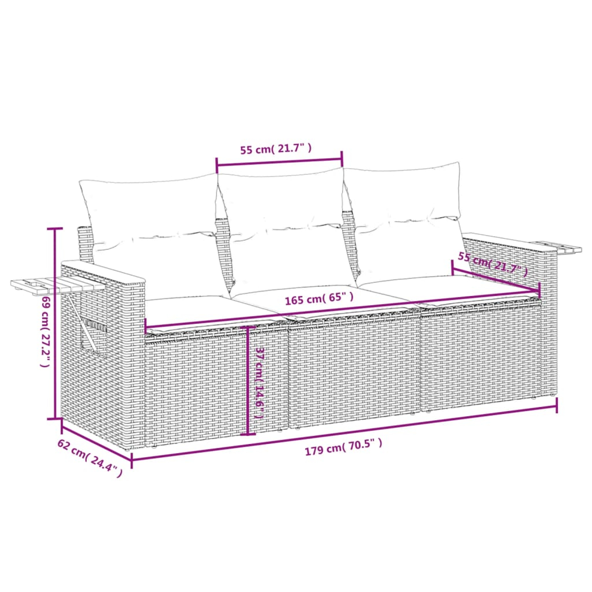Ein Rattansofa mit weißen Kissen und Abmessungen in cm und Zoll. Es hat Armlehnen mit kleinen Tischen auf beiden Seiten.