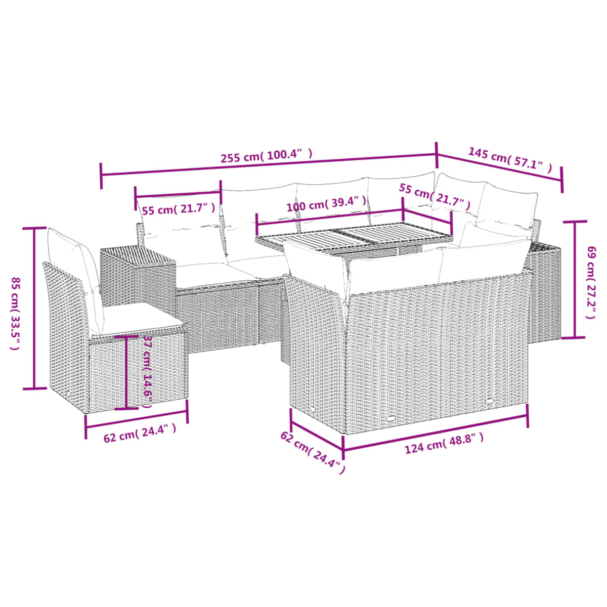 Ein geflochtenes Outdoor-Möbelset mit beschrifteten Abmessungen. Es umfasst ein Sofa, einen Tisch und einen Stuhl, alle mit Kissen und Maßen.