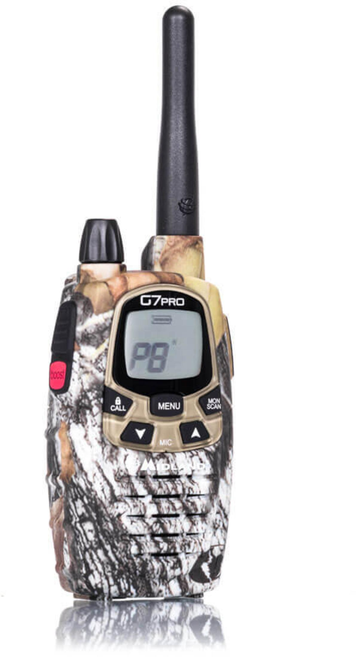 Ein tragbares G7Pro-Funkgerät im Camouflage-Design. Es hat eine Antenne, ein Display und Tasten für verschiedene Funktionen.