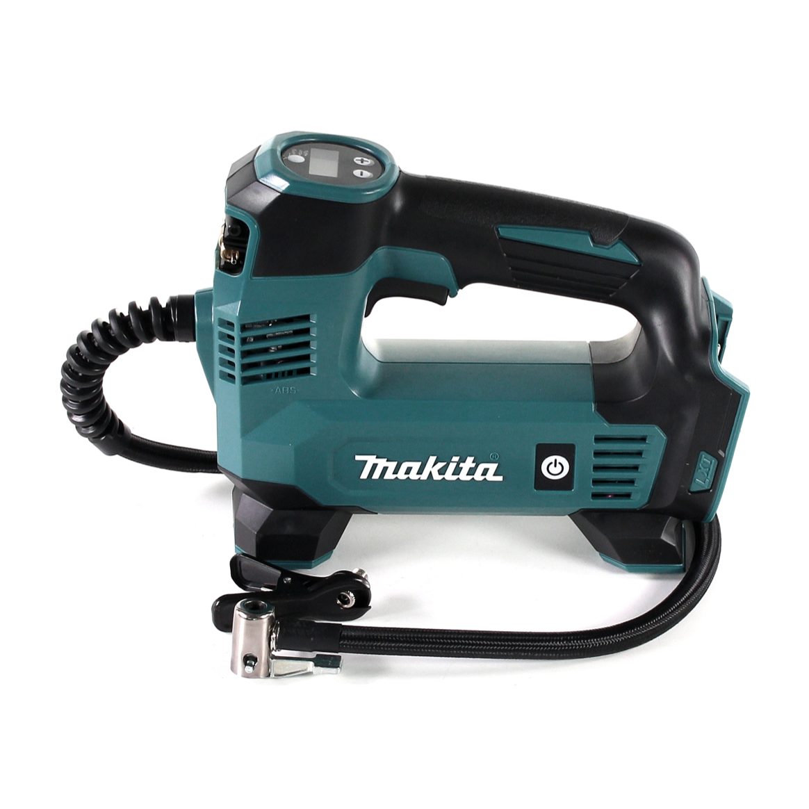 Ein kabelloser Makita-Luftkompressor. Er ist teal und schwarz. Verfügt über ein Digitaldisplay, einen Schlauch und einen Ein-/Ausschalter. Isoliert auf Weiß.