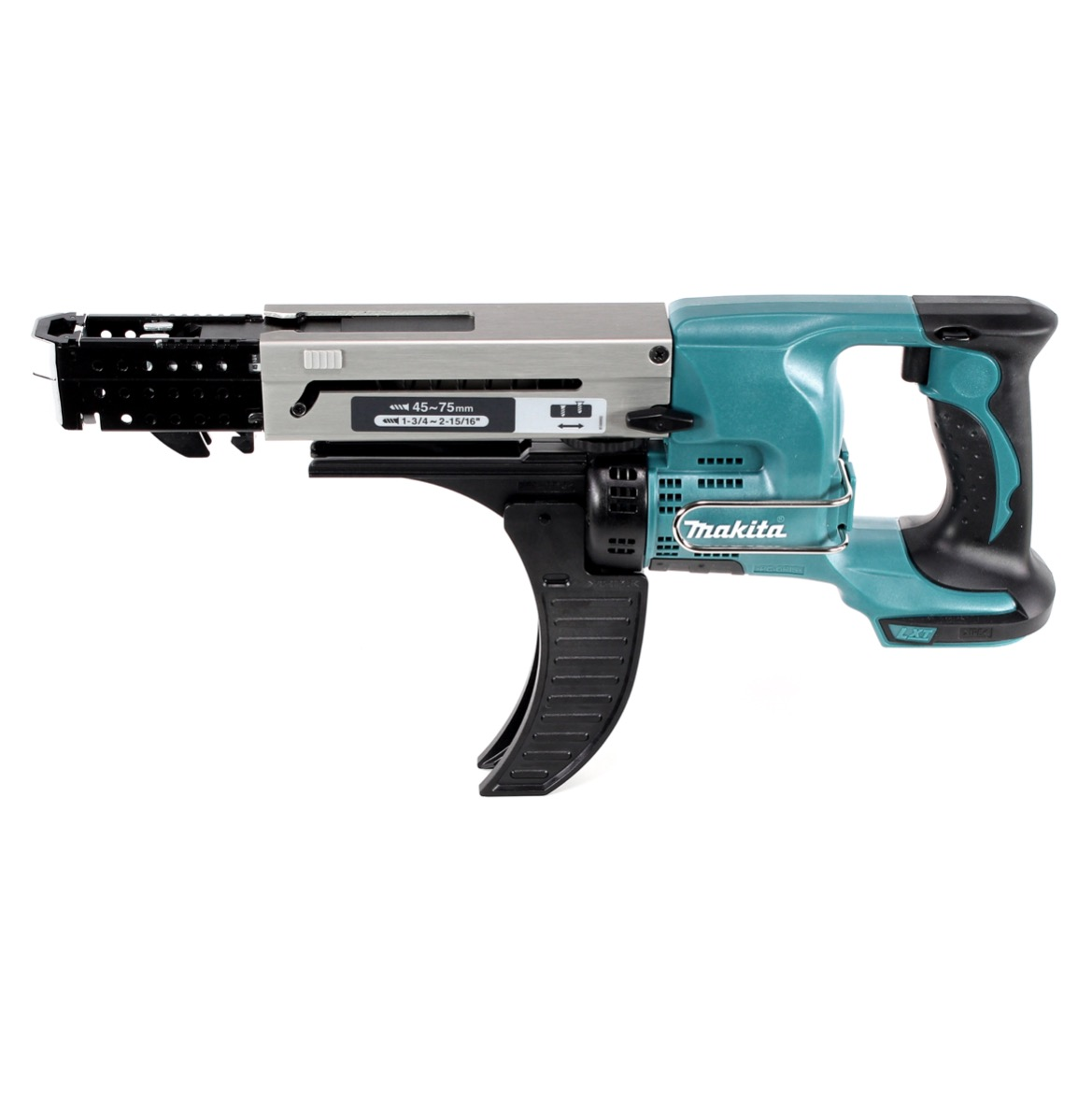 Ein Makita-Elektrowerkzeug. Es hat einen tealfarbenen Körper, silberne und schwarze Komponenten. Es ist ein kabelloser Schrauber mit einem gebogenen Magazin.