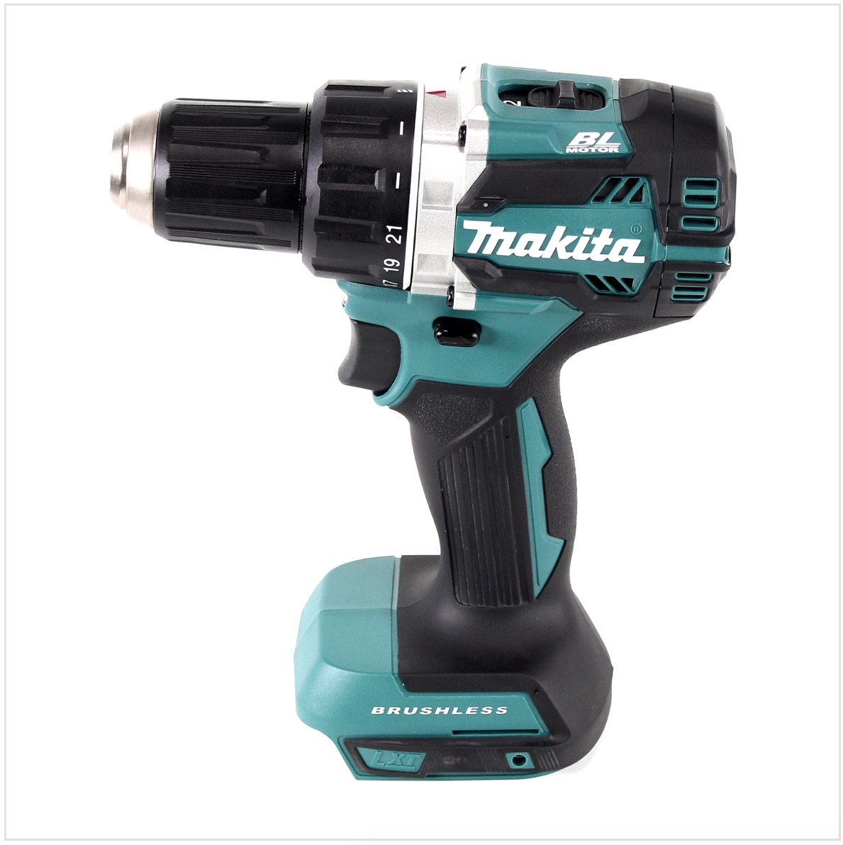 Ein teal-farbener und schwarzer Makita Akku-Bohrschrauber. Er hat ein silbernes Bohrfutter, einen schwarzen Griff und das Makita-Logo. Der Hintergrund ist weiß.