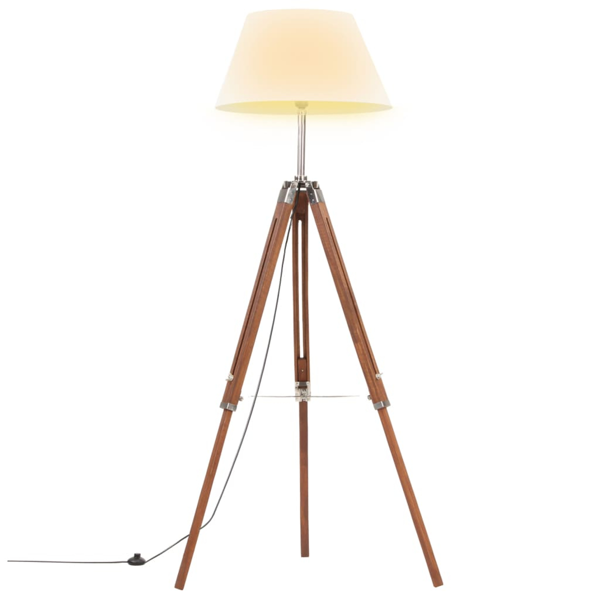 Eine Stehlampe mit Holzstativ und cremefarbenem Lampenschirm steht vor weißem Hintergrund. Sie hat ein Kabel und einen Stecker.