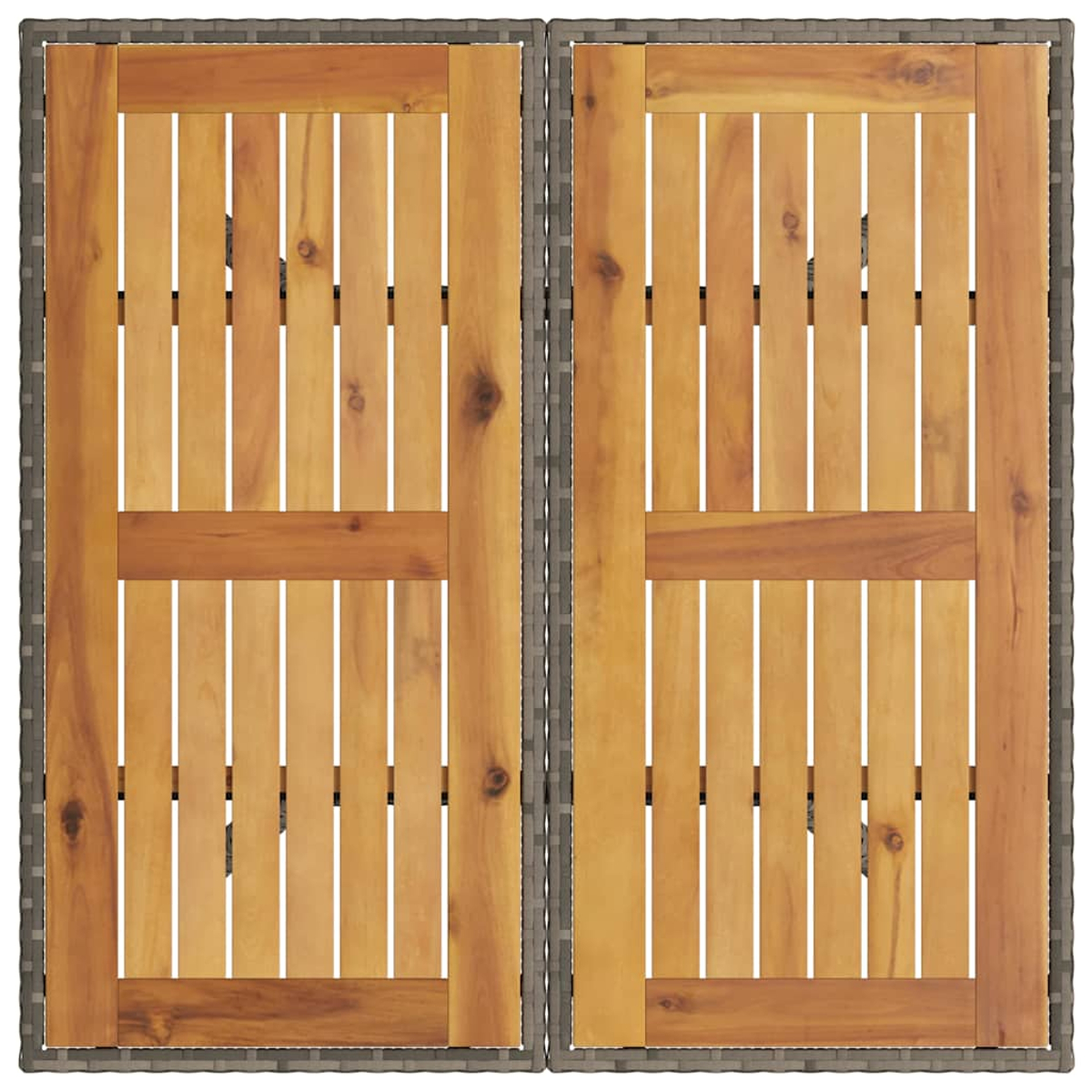 Zwei Holztüren mit vertikalen Lamellen und einem gewebten grauen Rahmen. Die Türen sind aus hellbraunem Holz.