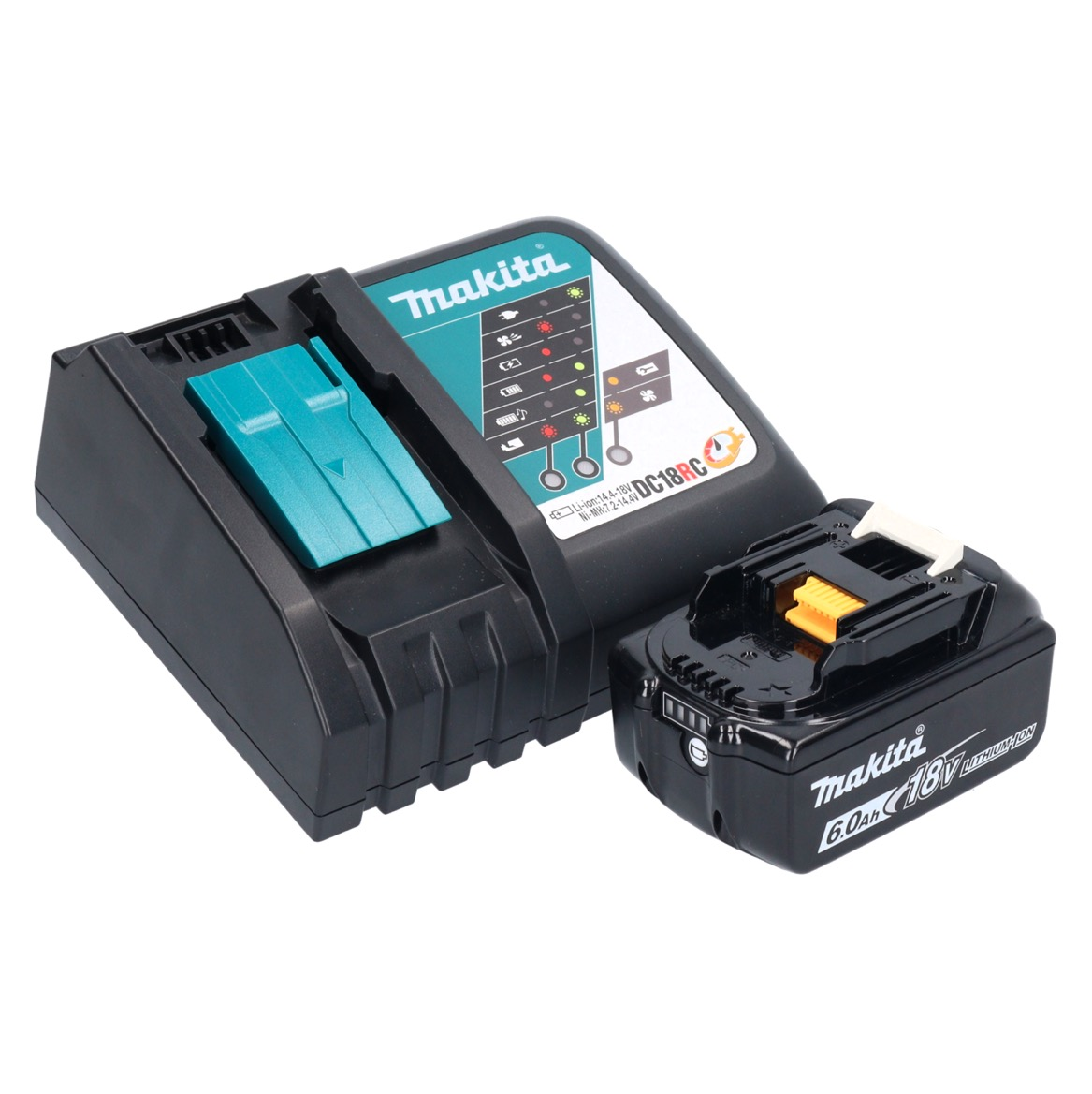 Ein schwarzes Makita-Akkuladegerät und ein Akku. Das Ladegerät hat einen teal-farbenen Schlitz und ein Display. Der Akku ist schwarz, mit 6.0Ah 18V beschriftet.