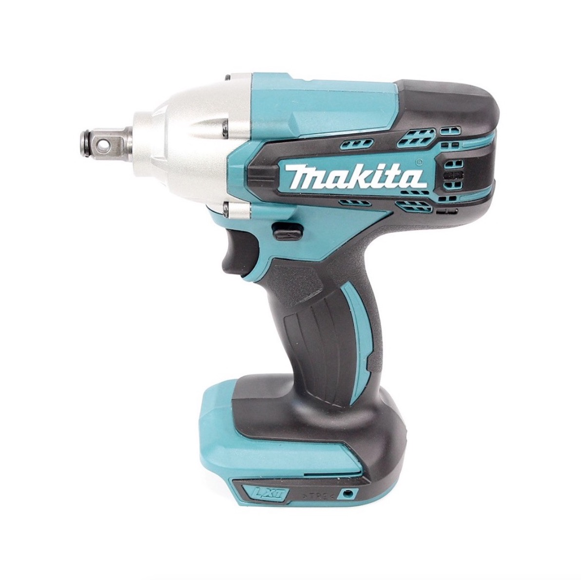Ein kabelloser Makita-Schlagschrauber. Er ist teal, silber und schwarz. Er hat einen Auslöser und einen Akku. Der Hintergrund ist weiß.