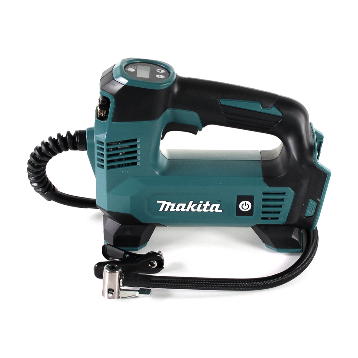Ein kabelloser Makita-Luftkompressor. Türkis und Schwarz mit Digitalanzeige. Schwarzer Schlauch und Düse sind sichtbar.